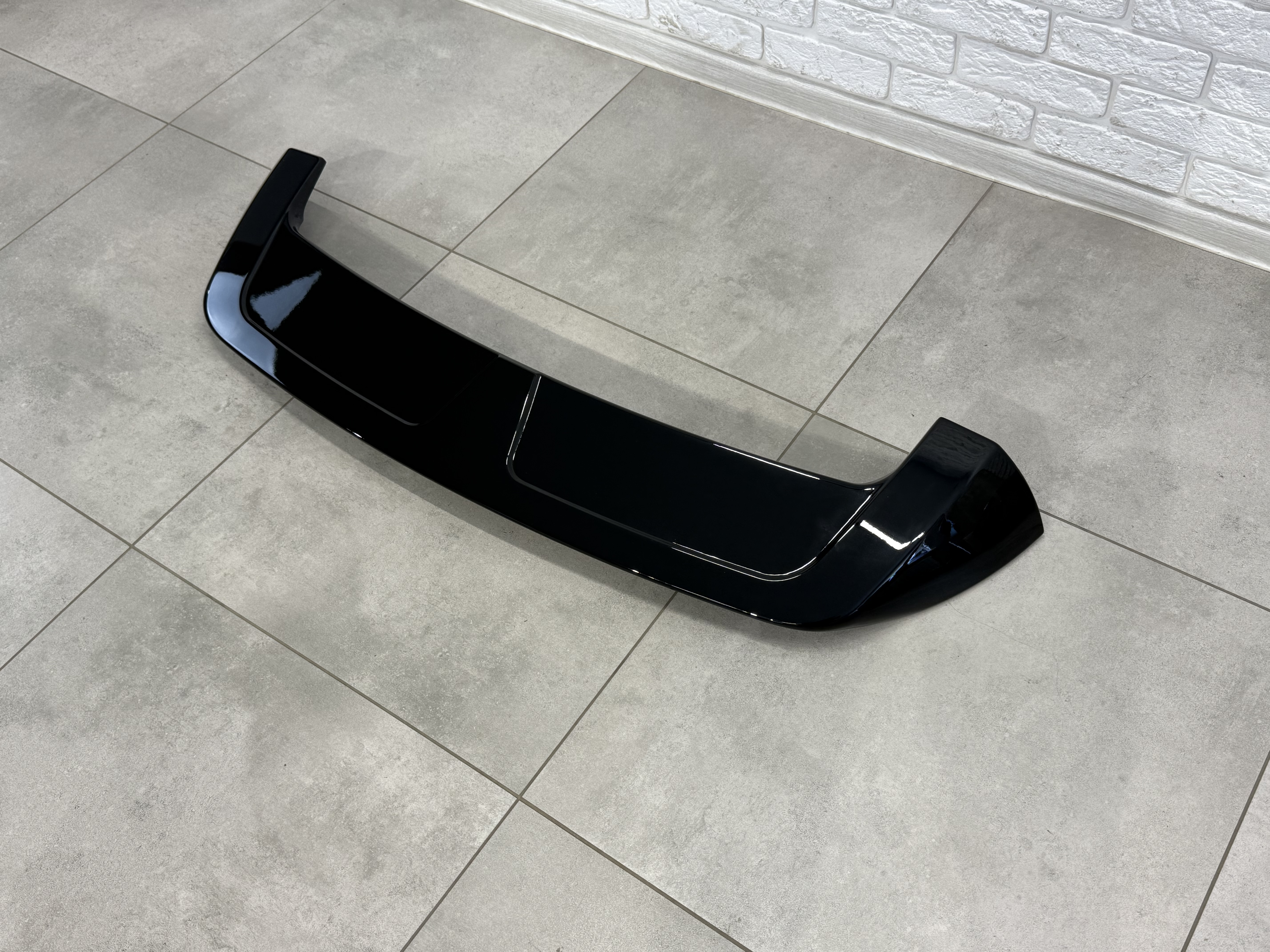 Спойлер на кришку багажника BMW X7 G07 2019-, колір чорний глянець 4