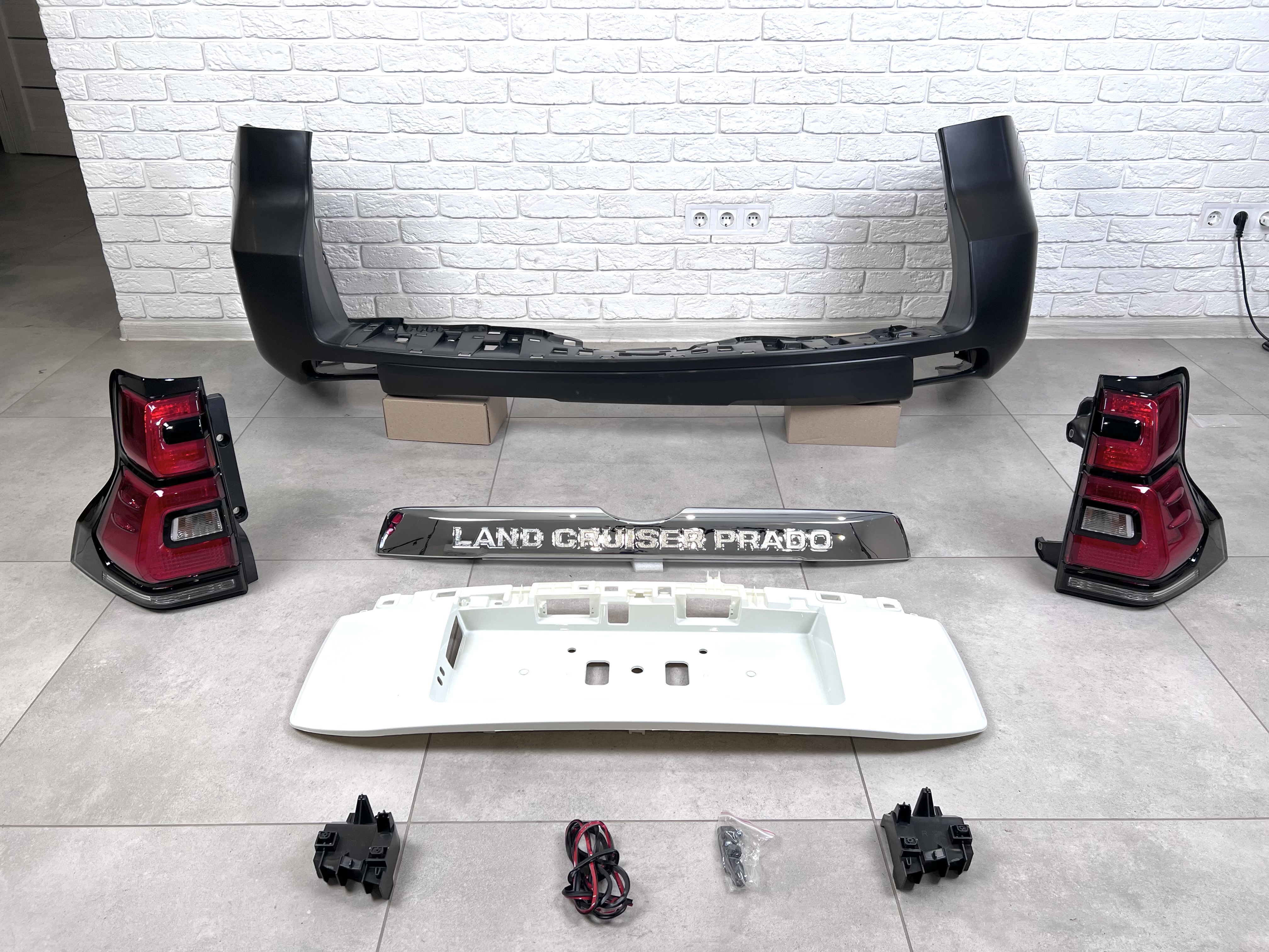 Обвіс комплект рестайлінгу Toyota Land Cruiser Prado 150 у 2018+ 4