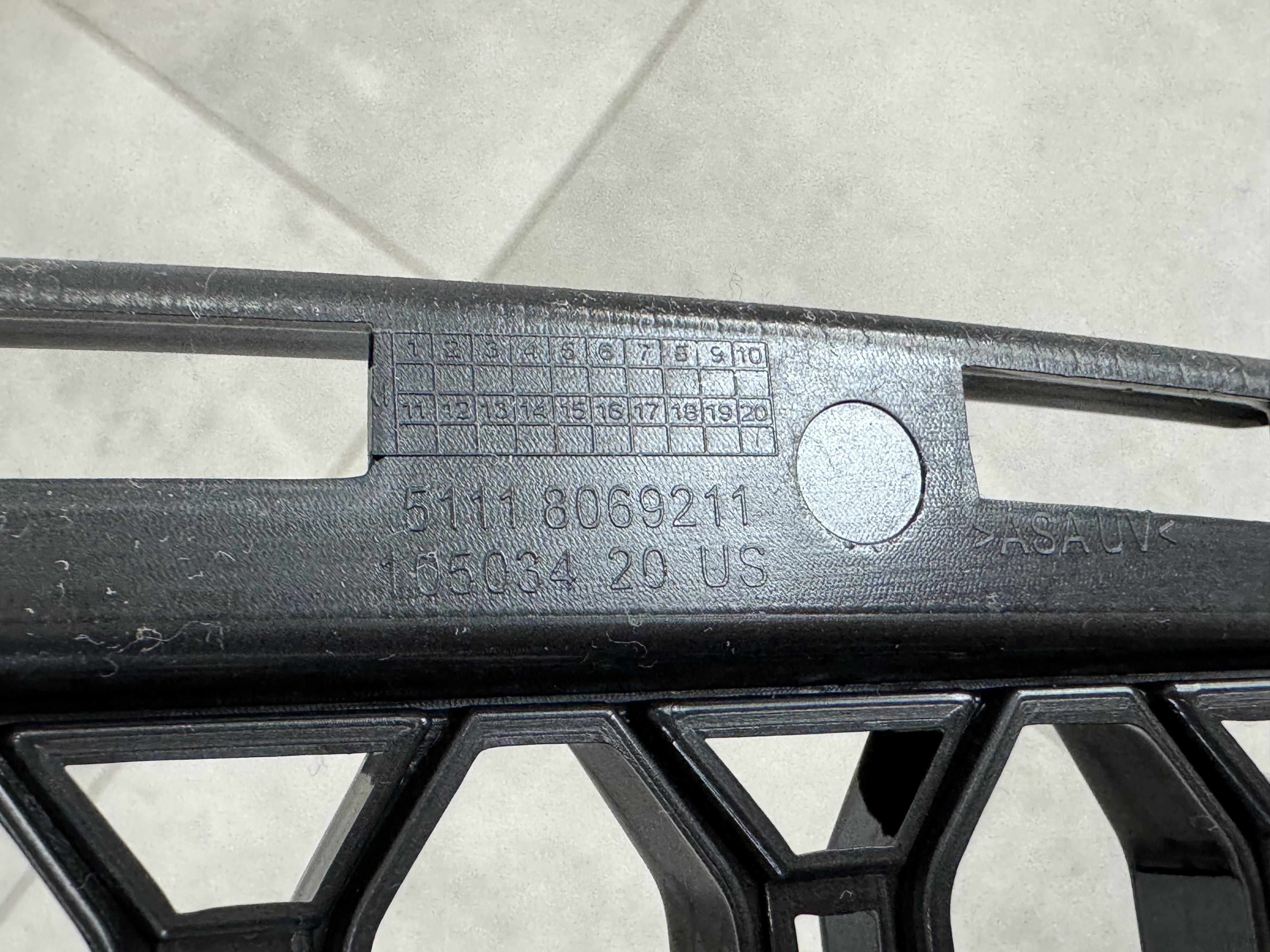 Нижня решітка переднього бампера під радар M Paket 51118069211 для BMW X5 G05 2019-2022, колір чорний глянець 5