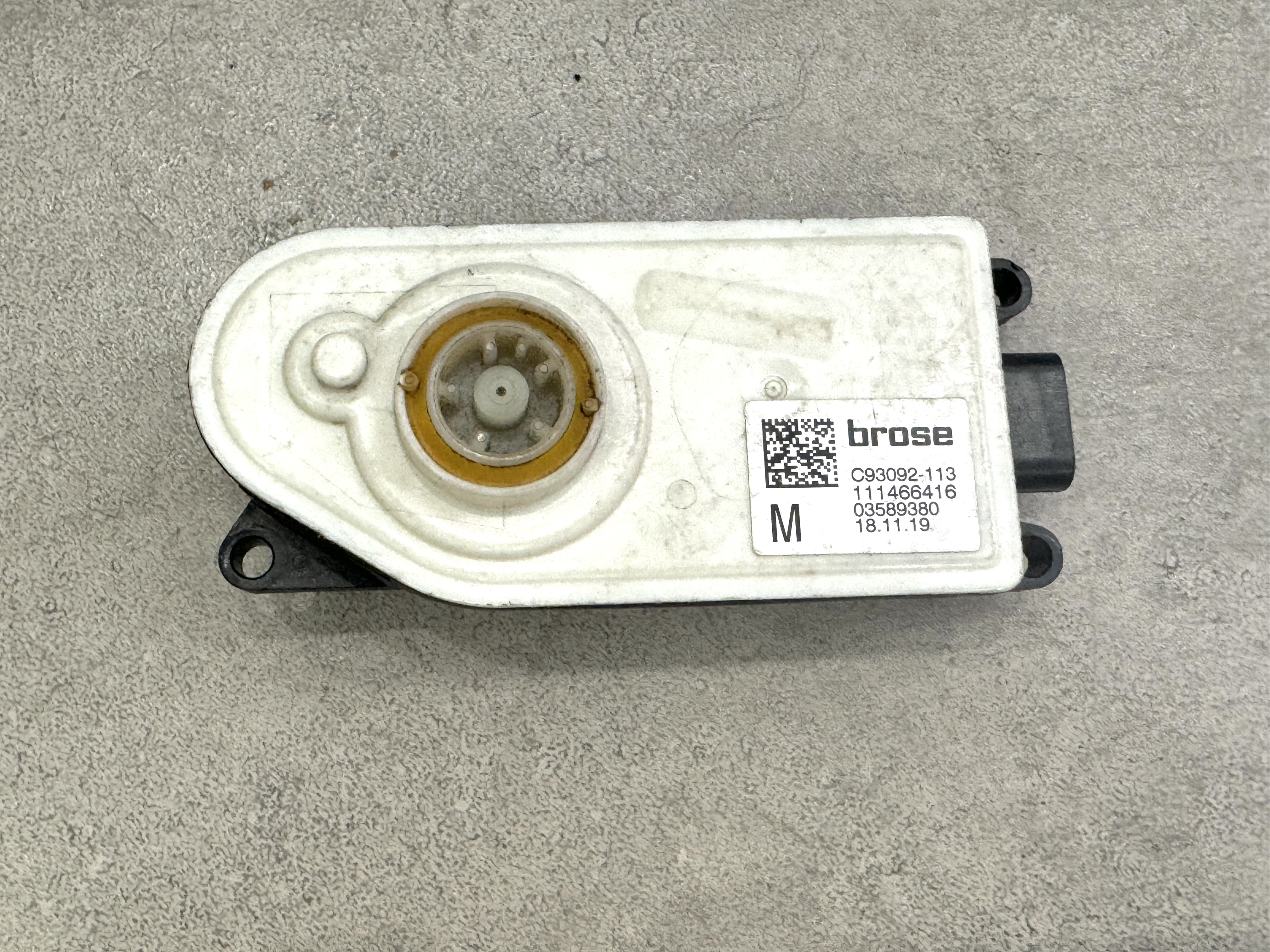 Жалюзі BMW 5 Series G30 / G31 LCI 2020+ (з моторчиком) 51119498612 4