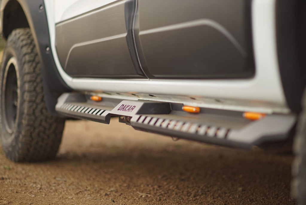 Бічні пороги Dakar V2 з LED (2 шт, метал) 3