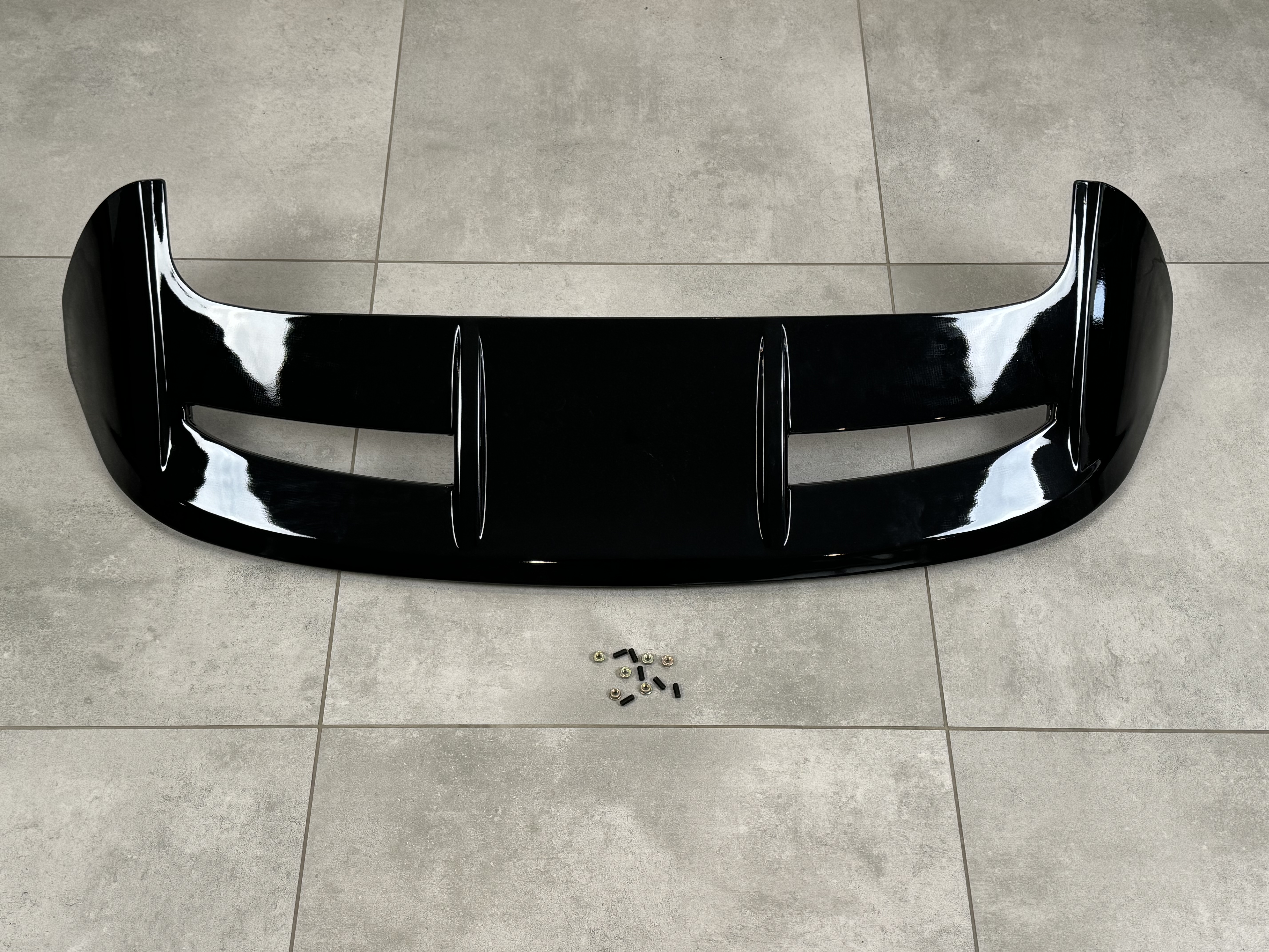 Спойлер козирок Ford Fiesta хетчбек 2011-2017, чорний глянець