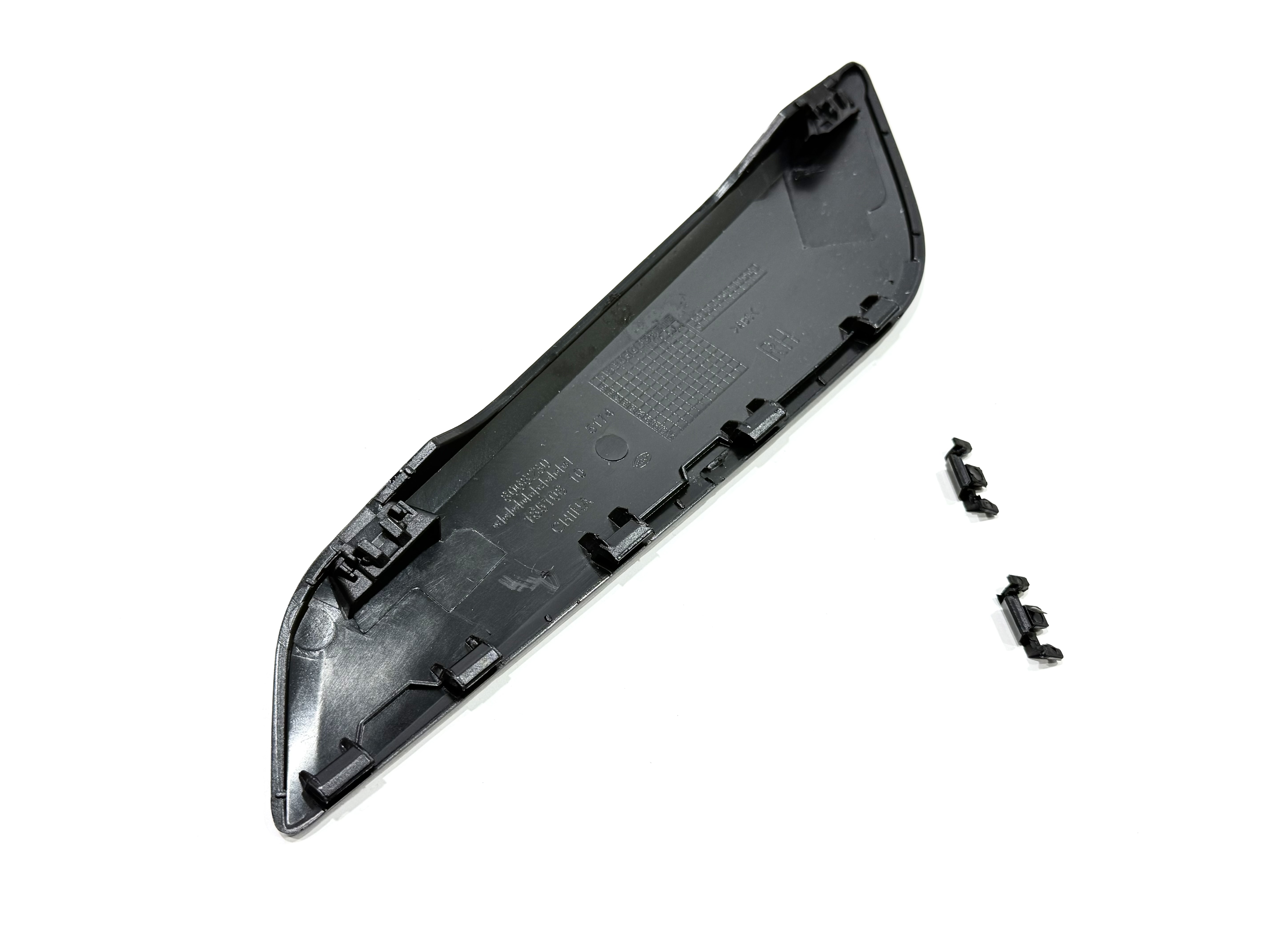 Накладка переднього правого крила 51747439014 для BMW 5 series G30 / G31 2017-2023 2