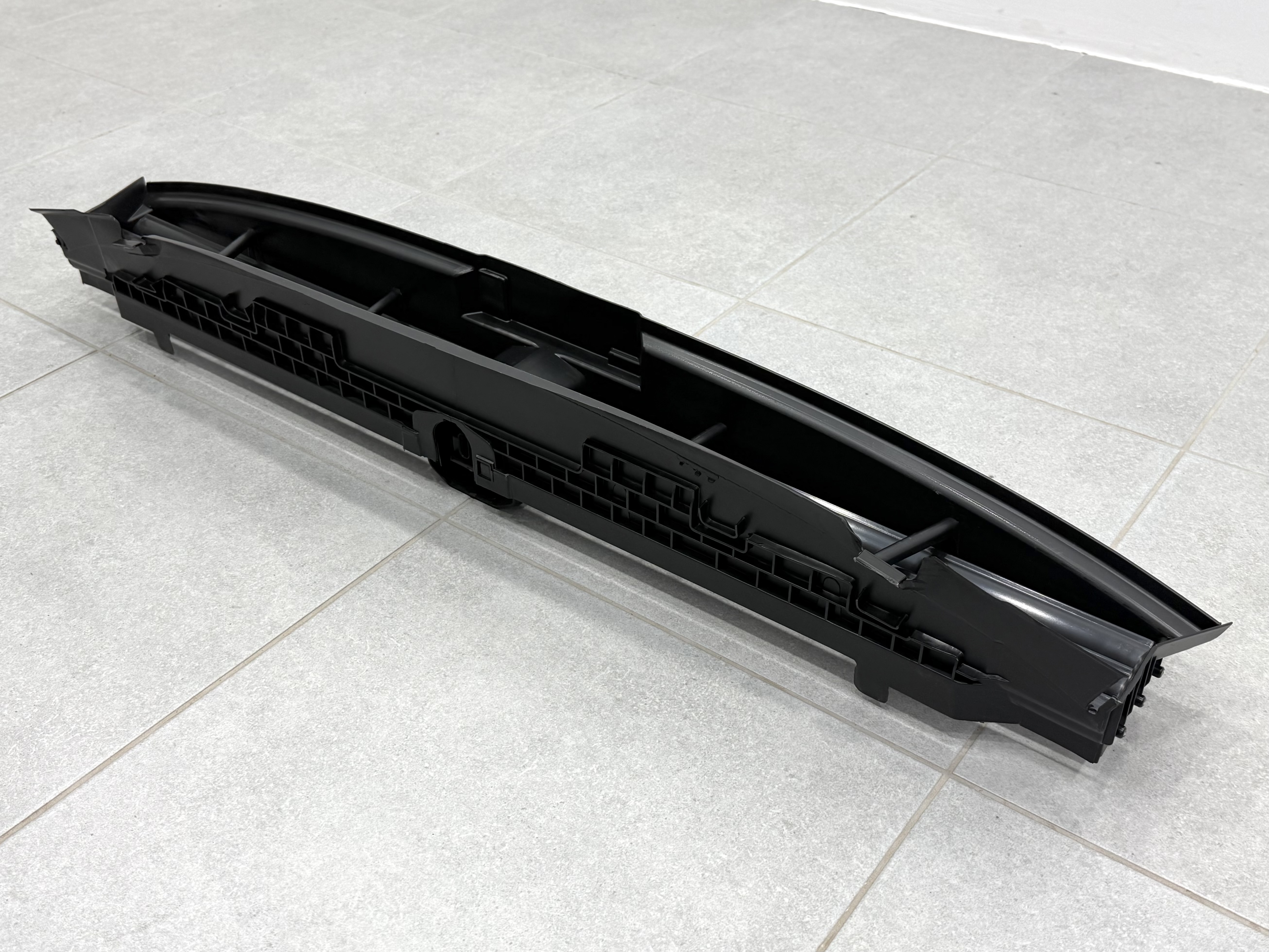 Жалюзі нижні адаптивні з моторчиком BMW 5 G30 G31 2020-2023 51749464208 рест 4