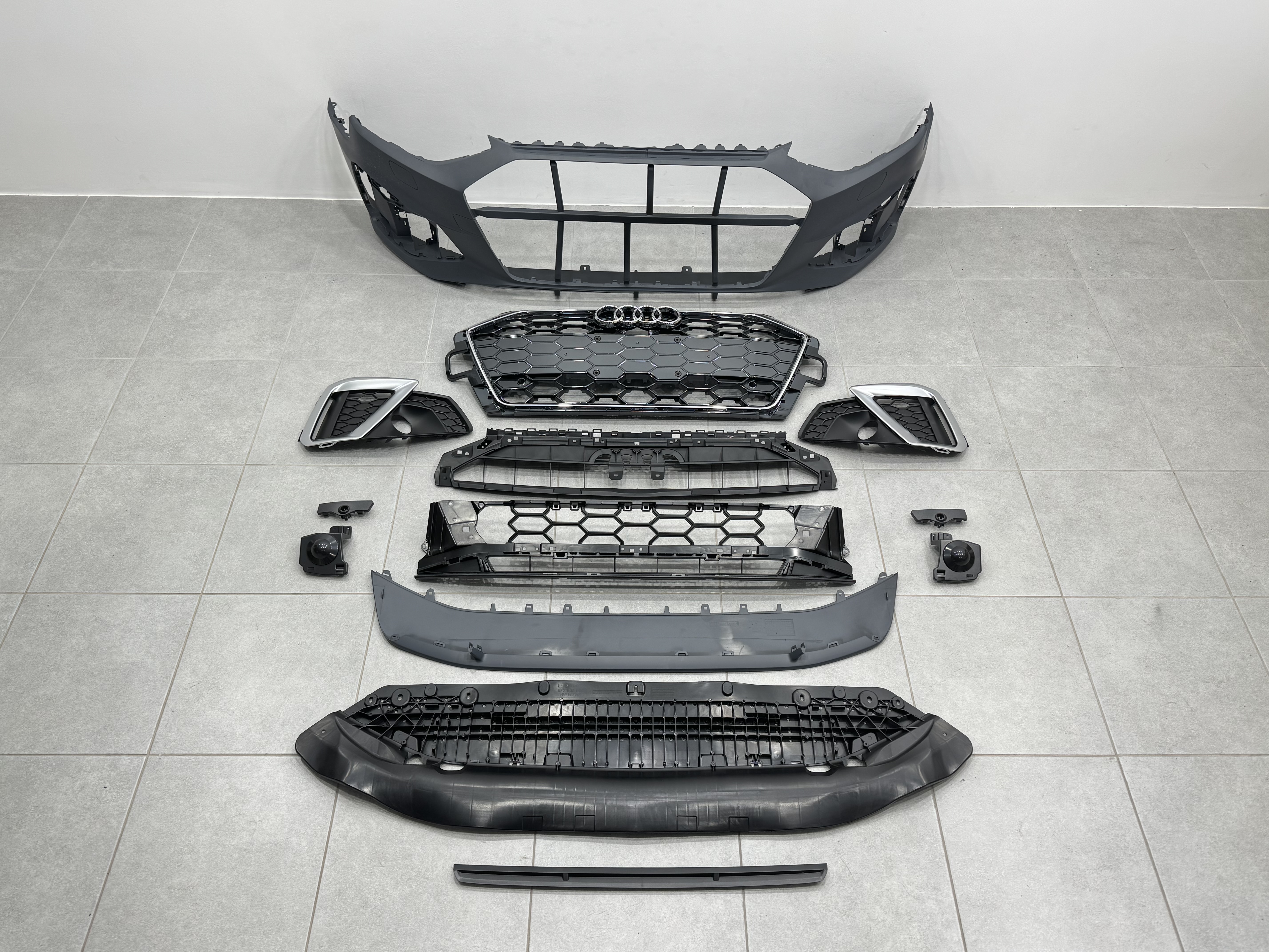 Бампер передній у зборі S-Line CHROME для Audi A4 B9 2020-2023 2
