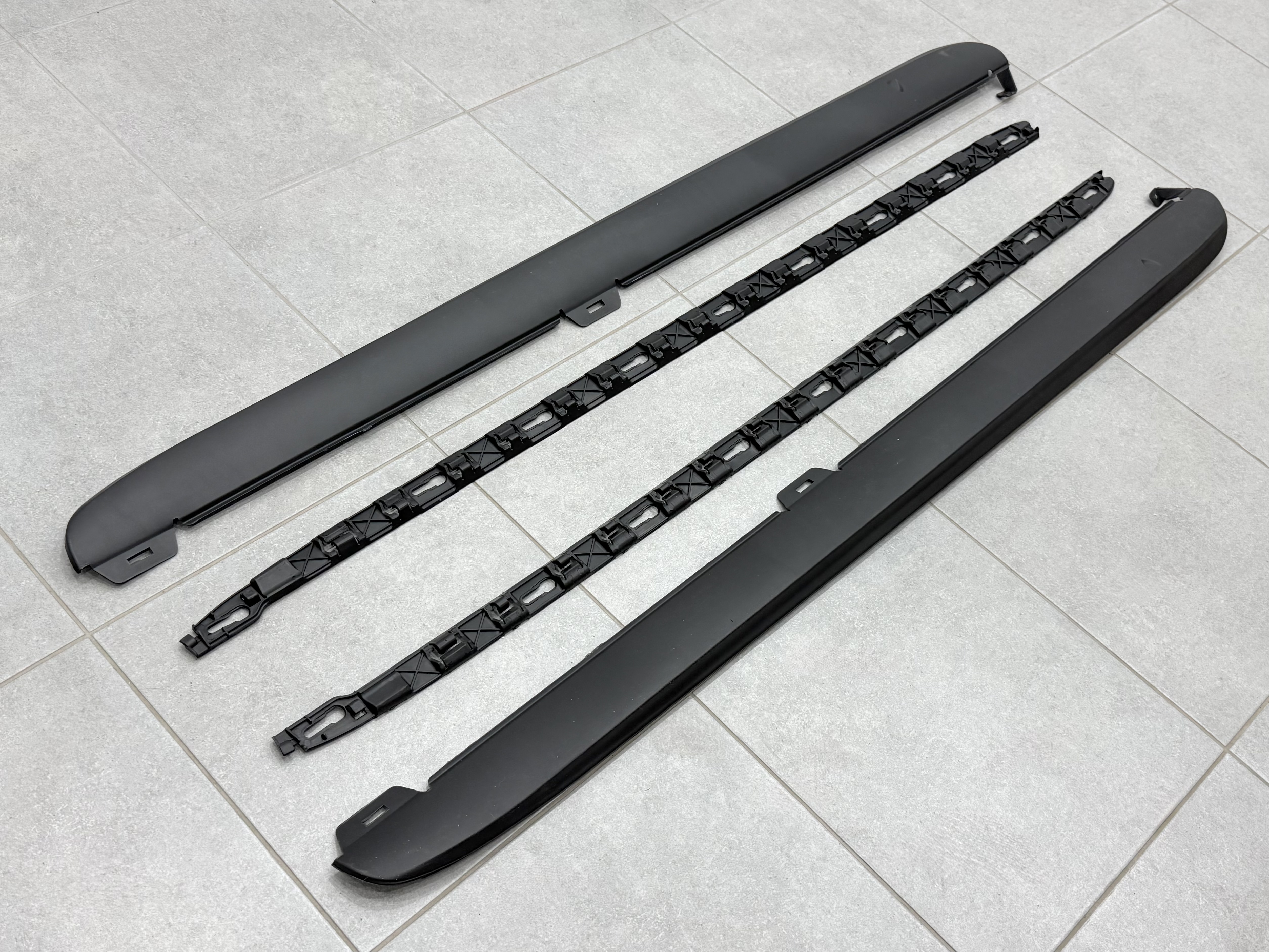 Накладки на пороги GTI для Volkswagen Golf 6 2008-2013 5