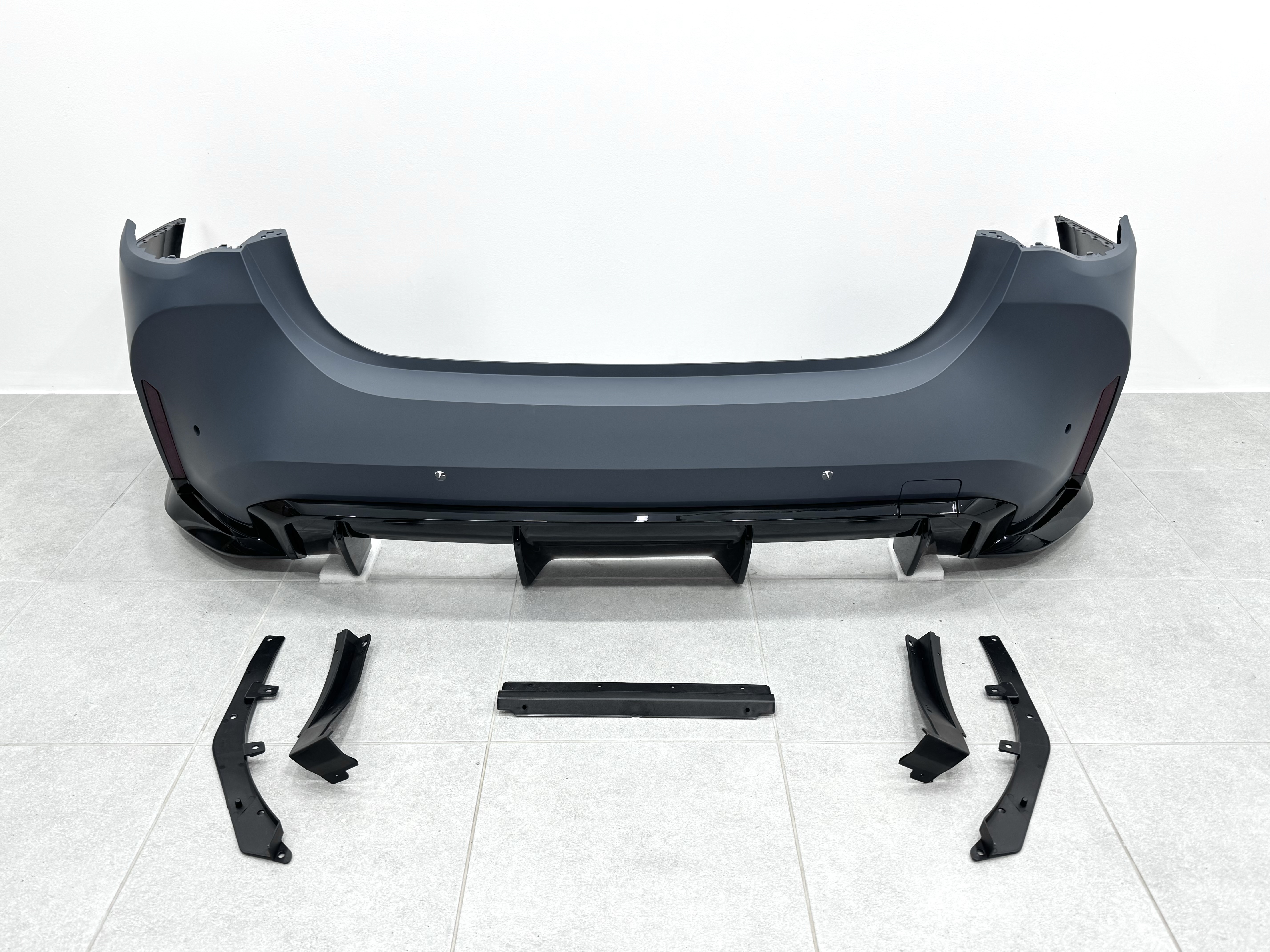 Комплект обвісу M4 G82 G83 ШИРОКА ВЕРСІЯ для BMW 4 series G22 G23 2020- (капот, крила, бампера в зборі, решітка, пороги) 5