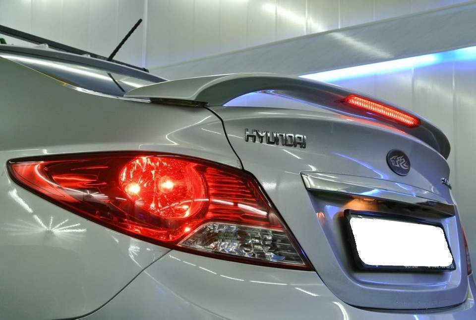 Спойлер на багажник Hyundai Accent 2011-2015 зі стоп сигналом ABS кріплення на скоби (під фарбування) 2