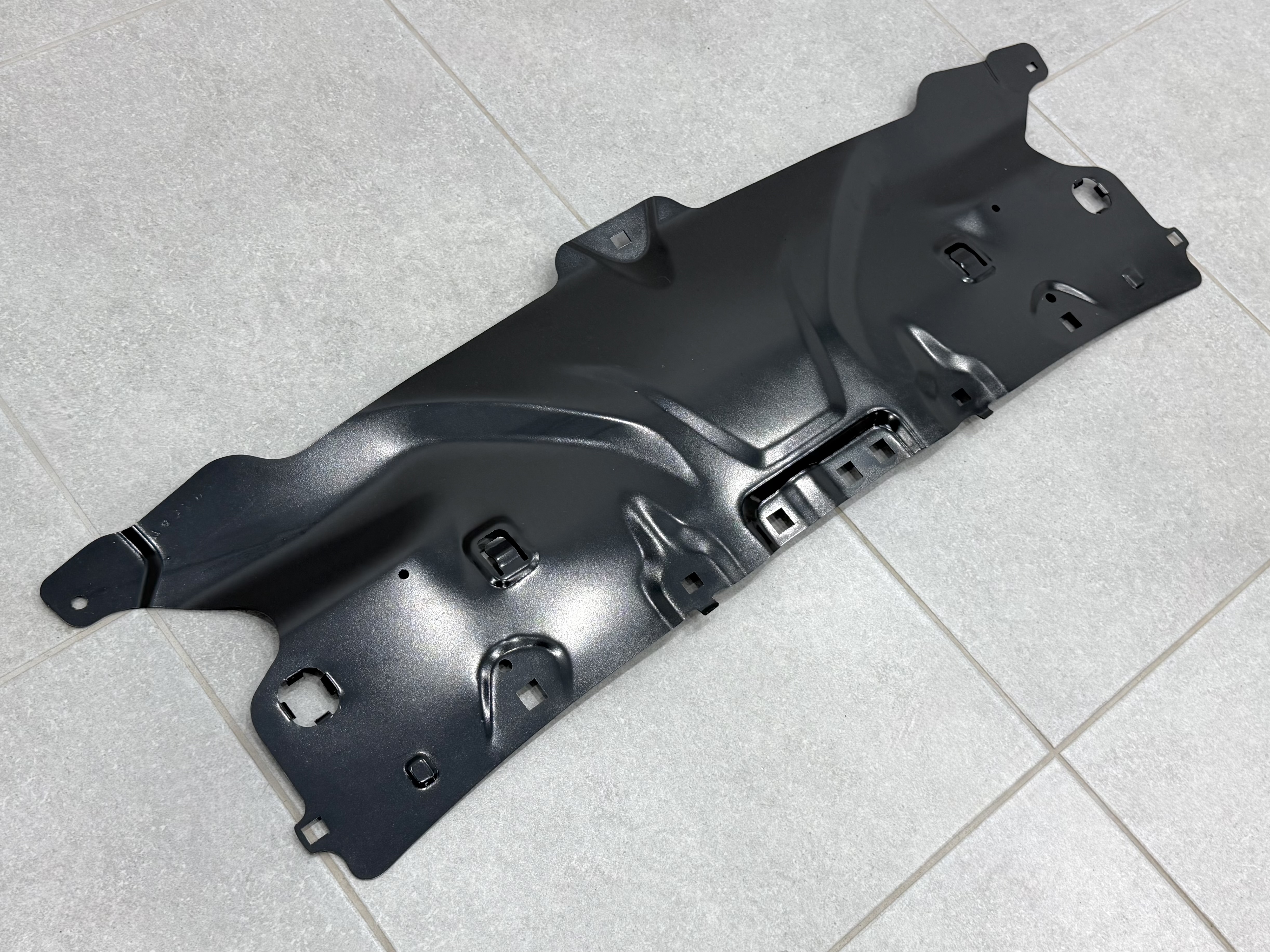 Накладка телевізора 51647435938 для BMW 5 series G30 G31 3