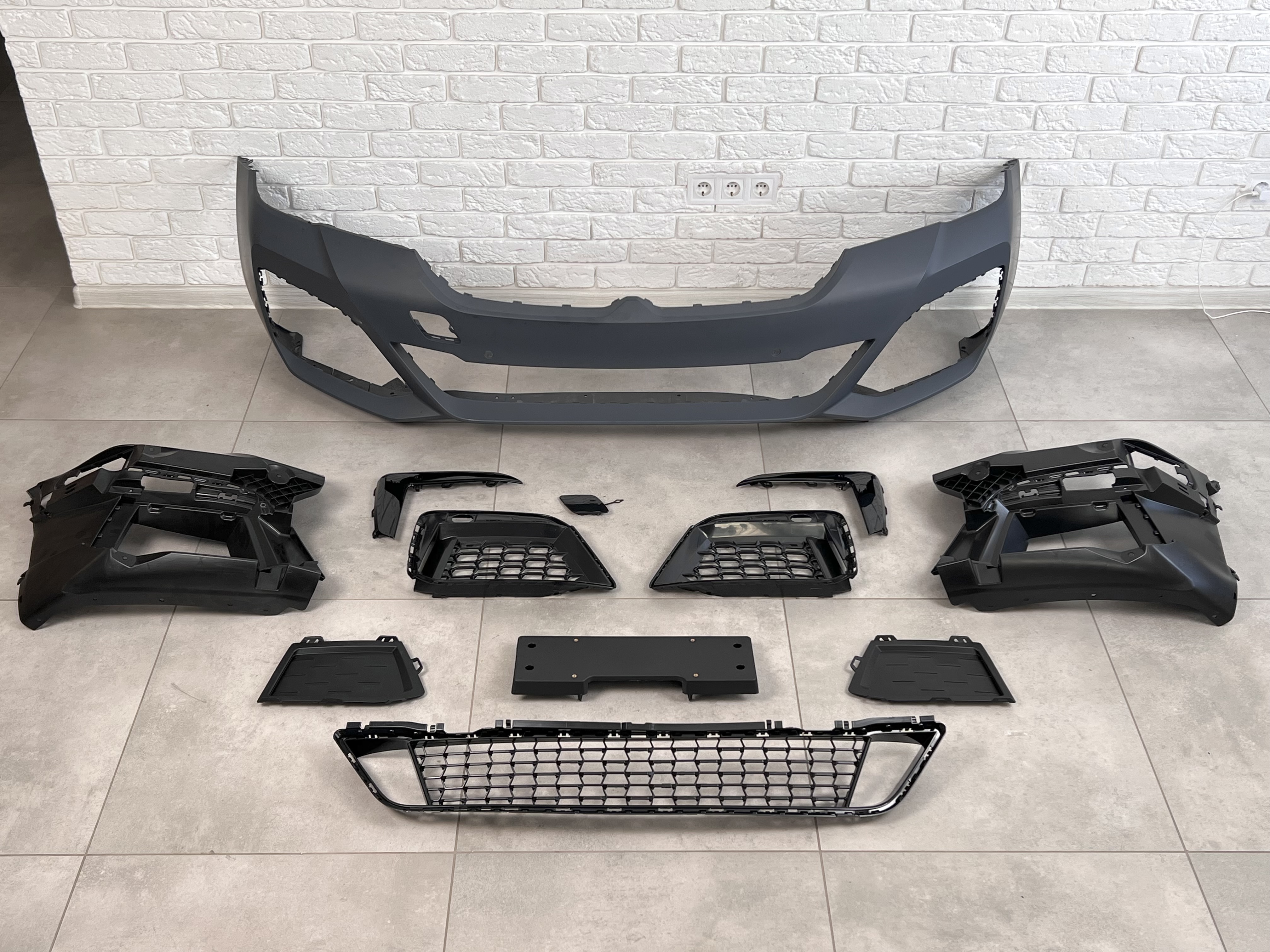 Передній бампер M Paket BMW 5 Series G30 G31 LCI 2020-2023 2