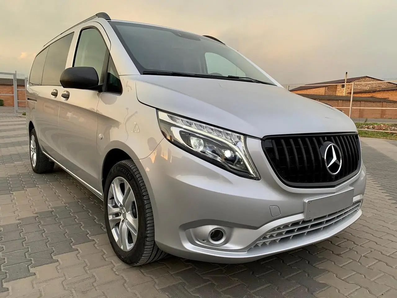 Передня решітка GT Panamericana Black (2014-2023 для Vito W447) 5