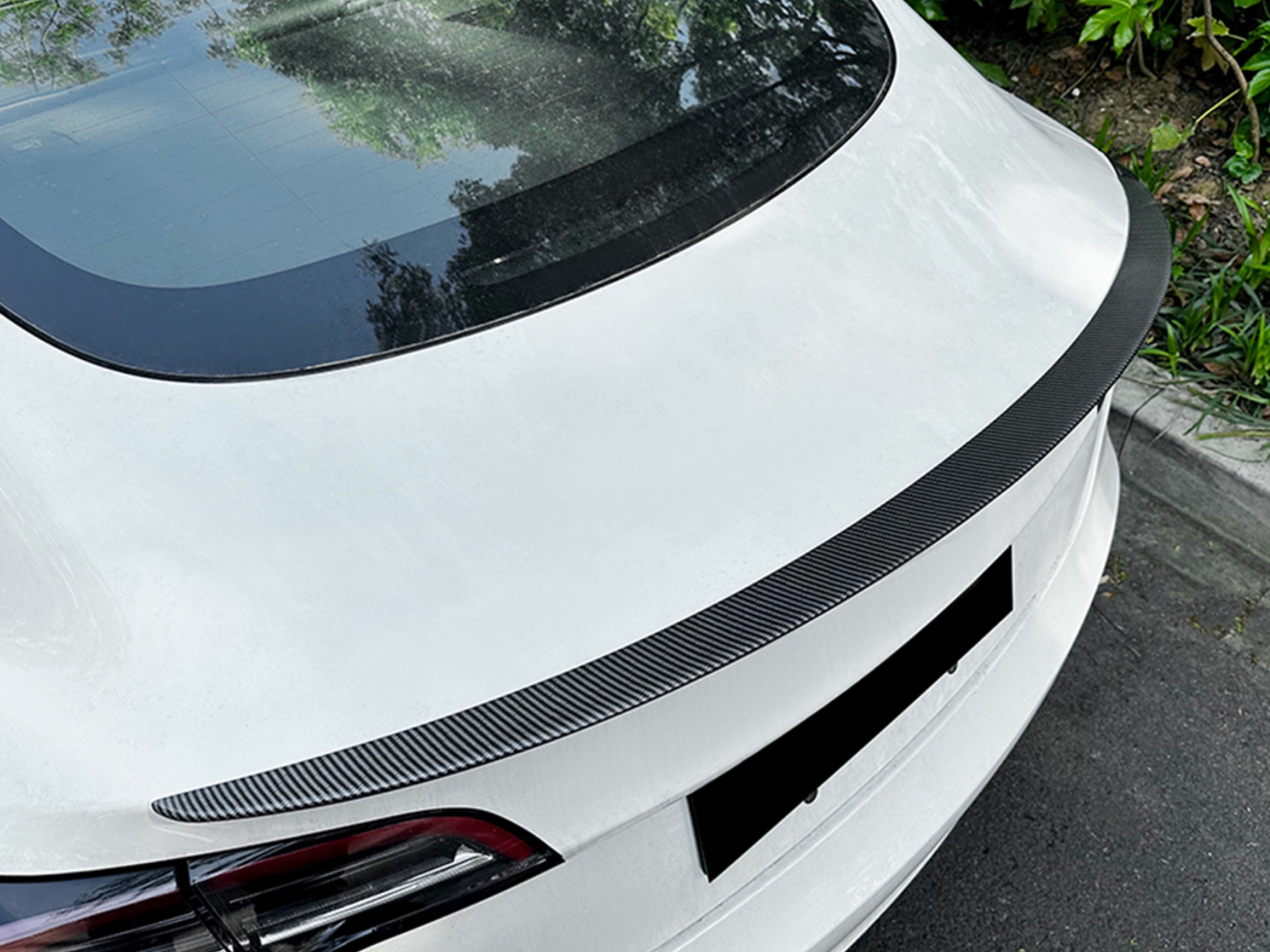 Спойлер ліп для Tesla Model 3 2017-2024 ABS пластик, колір карбон 3