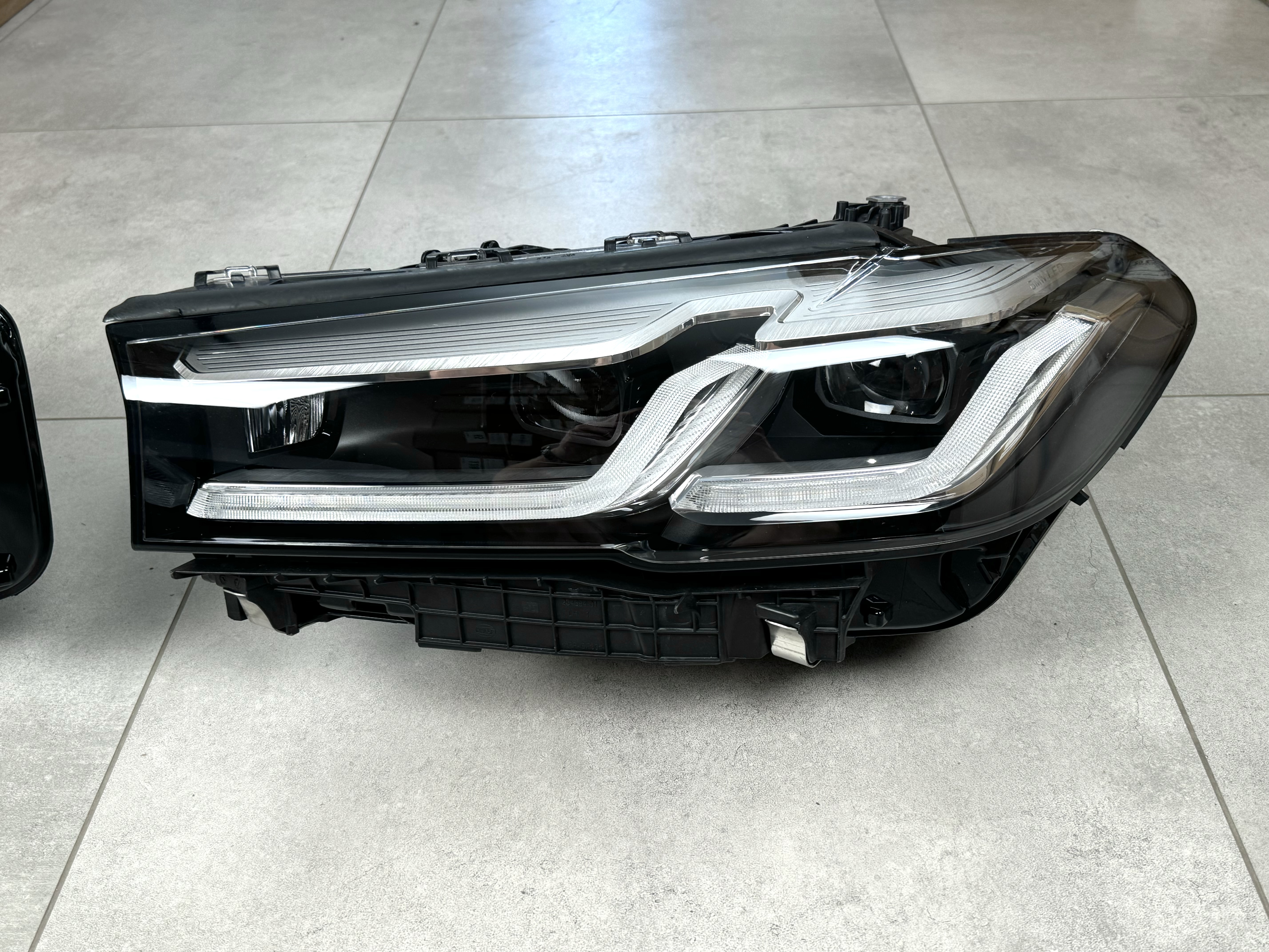 Фари Adaptive LED LCI рестайлінг для BMW G30 / G31 2020-2023 2шт. комплектні з блоками 3