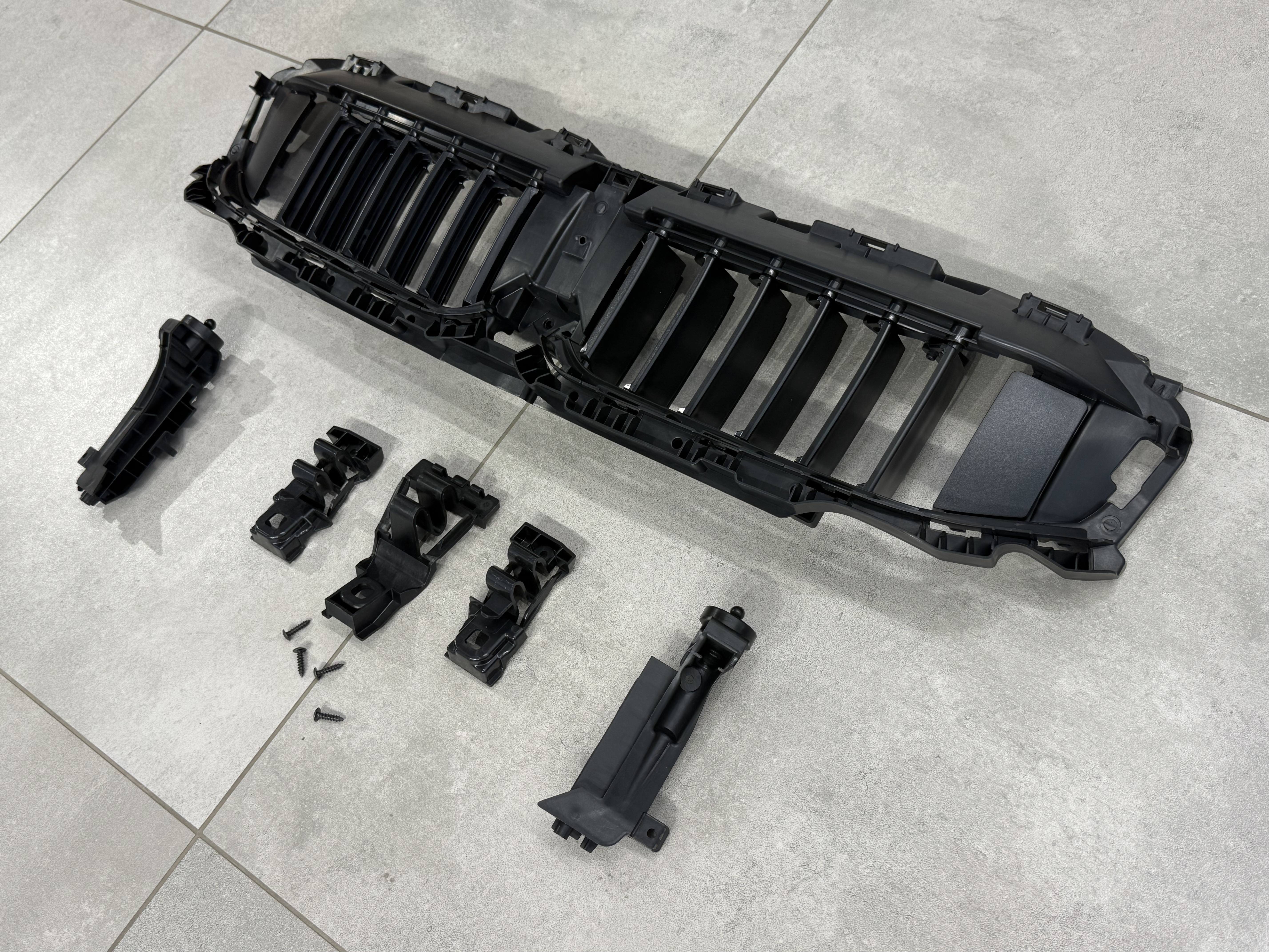 Жалюзі BMW 3 Series G20 / G21 LCI 2022+ (без двигуна) 51745A2DB49 3