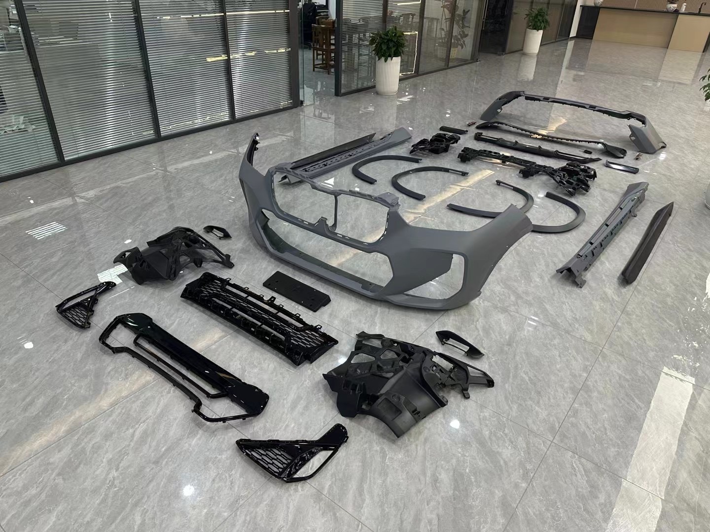 Комплект обвісу M ПАКЕТ BMW X1 U12 2023+ 2