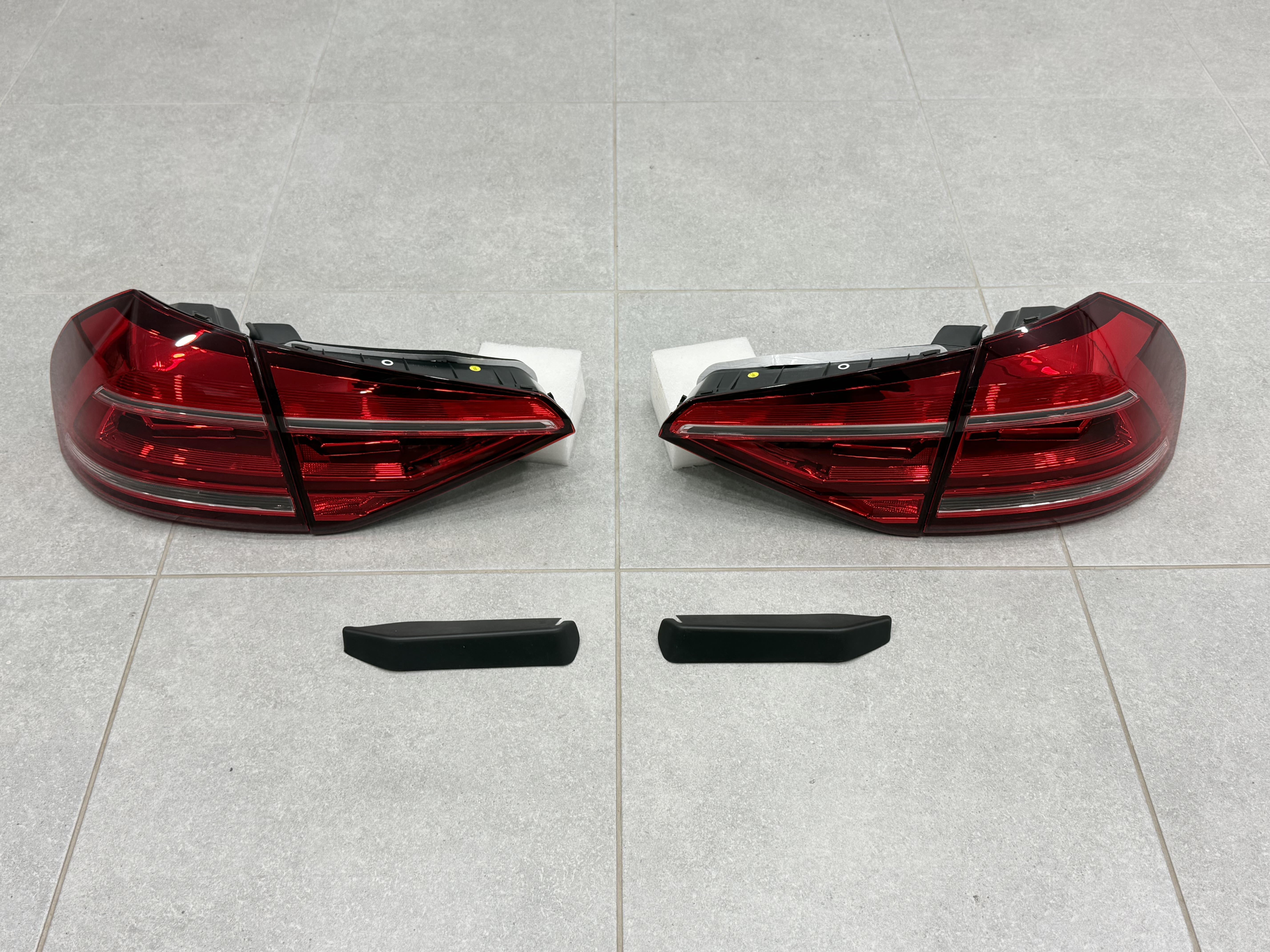 Задні LED ліхтарі Volkswagen Passat B8 USA 2015-2019 (ЖОВТИЙ ПОВОРОТНИК) 2