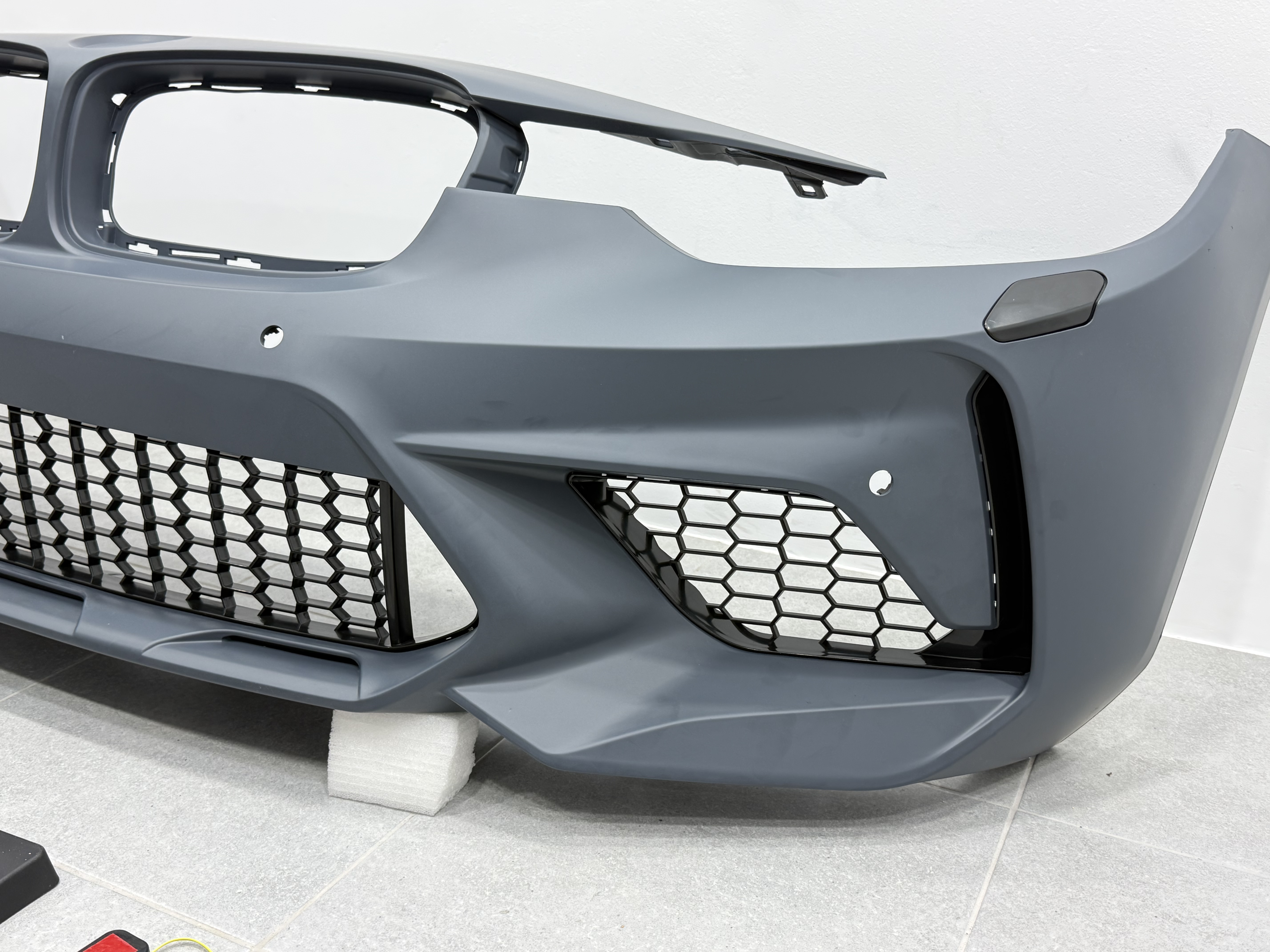 Передній бампер CS стиль BMW 3 Series F30 F31 2012-2018 5