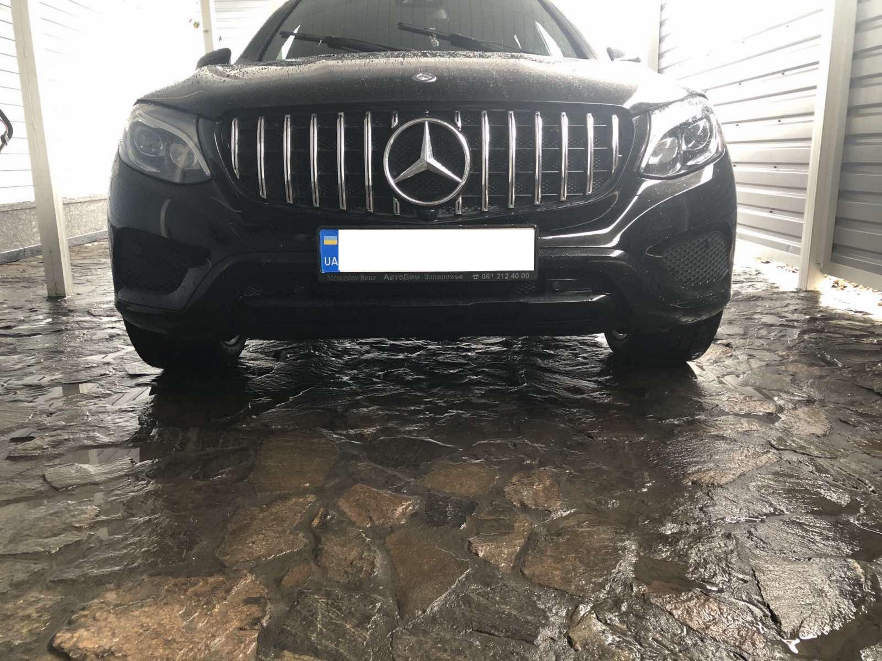 Решітка радіатора (з місцем під камеру) GT Chrome Black на Mercedes-Benz GLC-Class X253 2015-2019 року 4