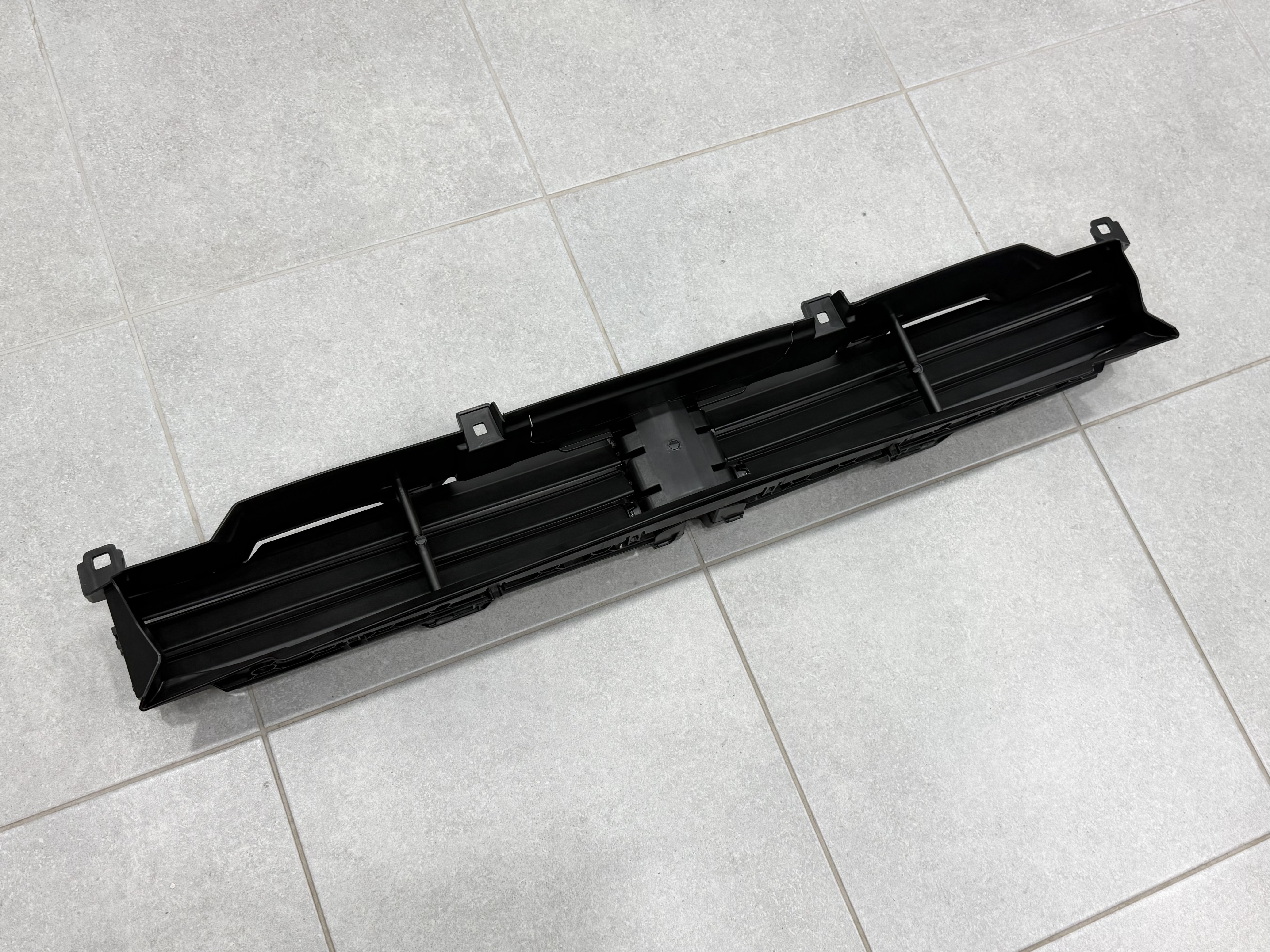 Жалюзі нижні з моторчиком 51745A1ACE2 BMW X3 G01 / X4 G02 LCI 2022-2024 3