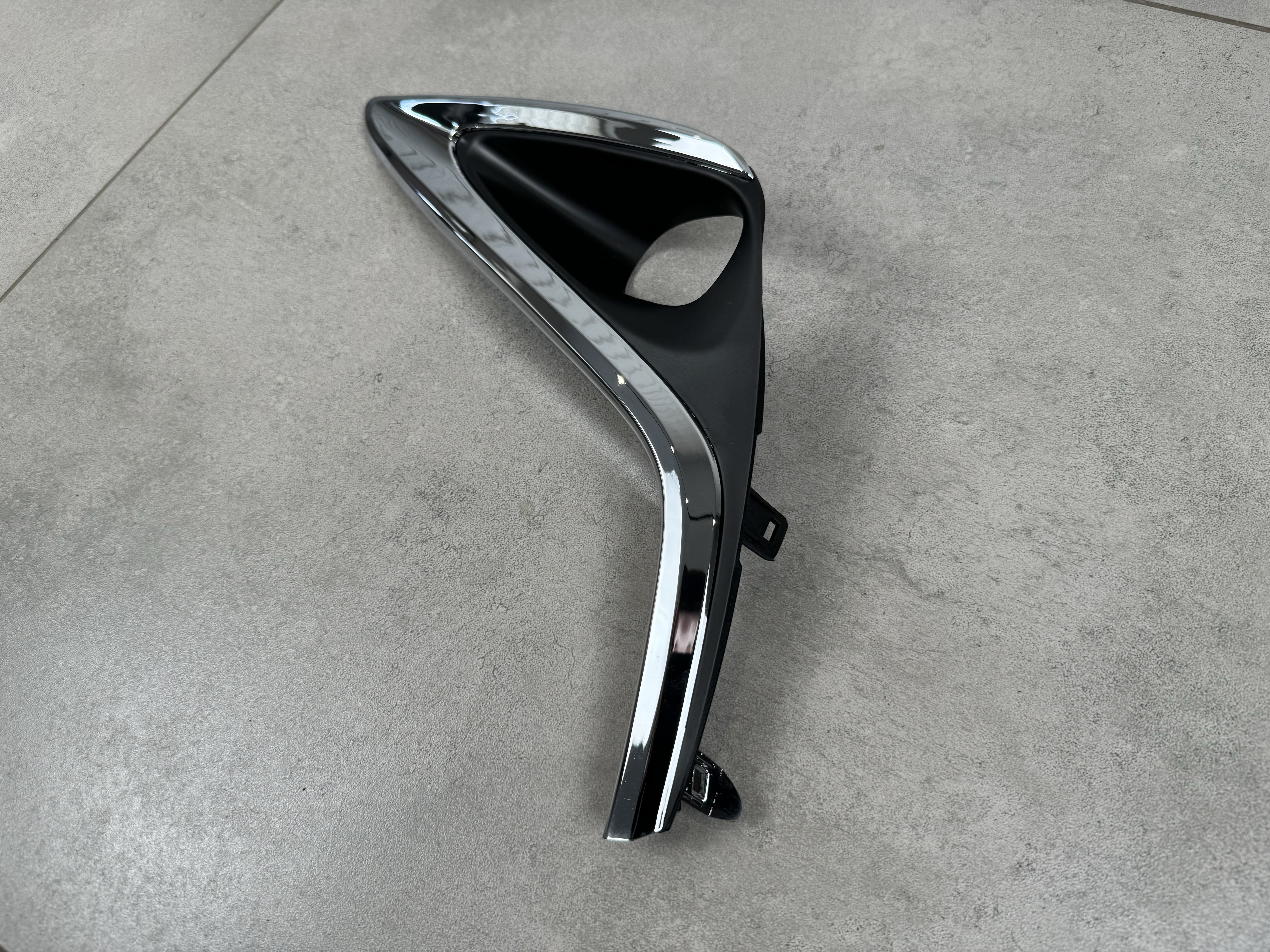 Ліва накладка туманки OEM 8148233040 для Lexus ES 2015-2018 4