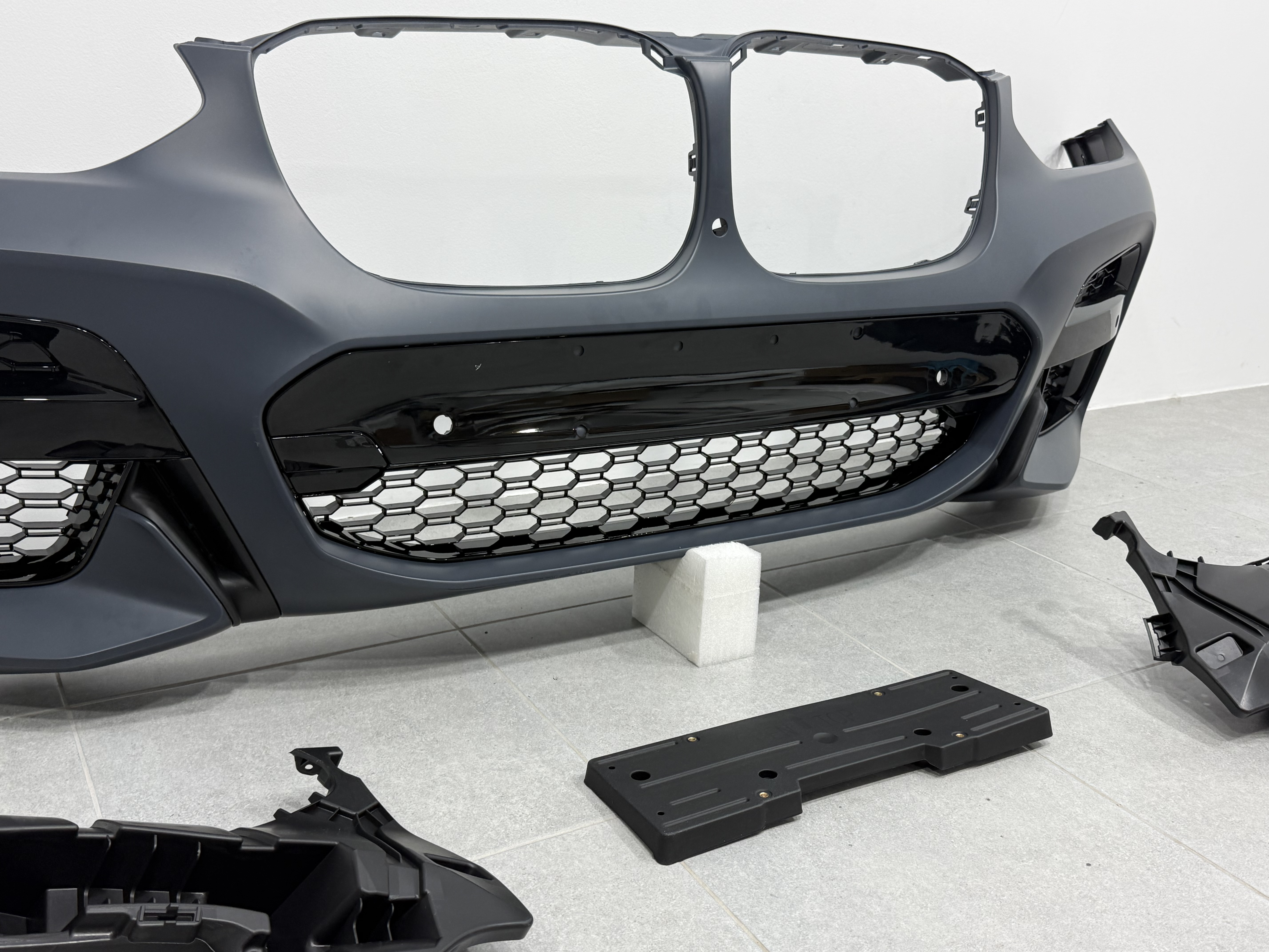 Передній бампер M paket BMW X3 G01 / X4 G02 2018-2021 6