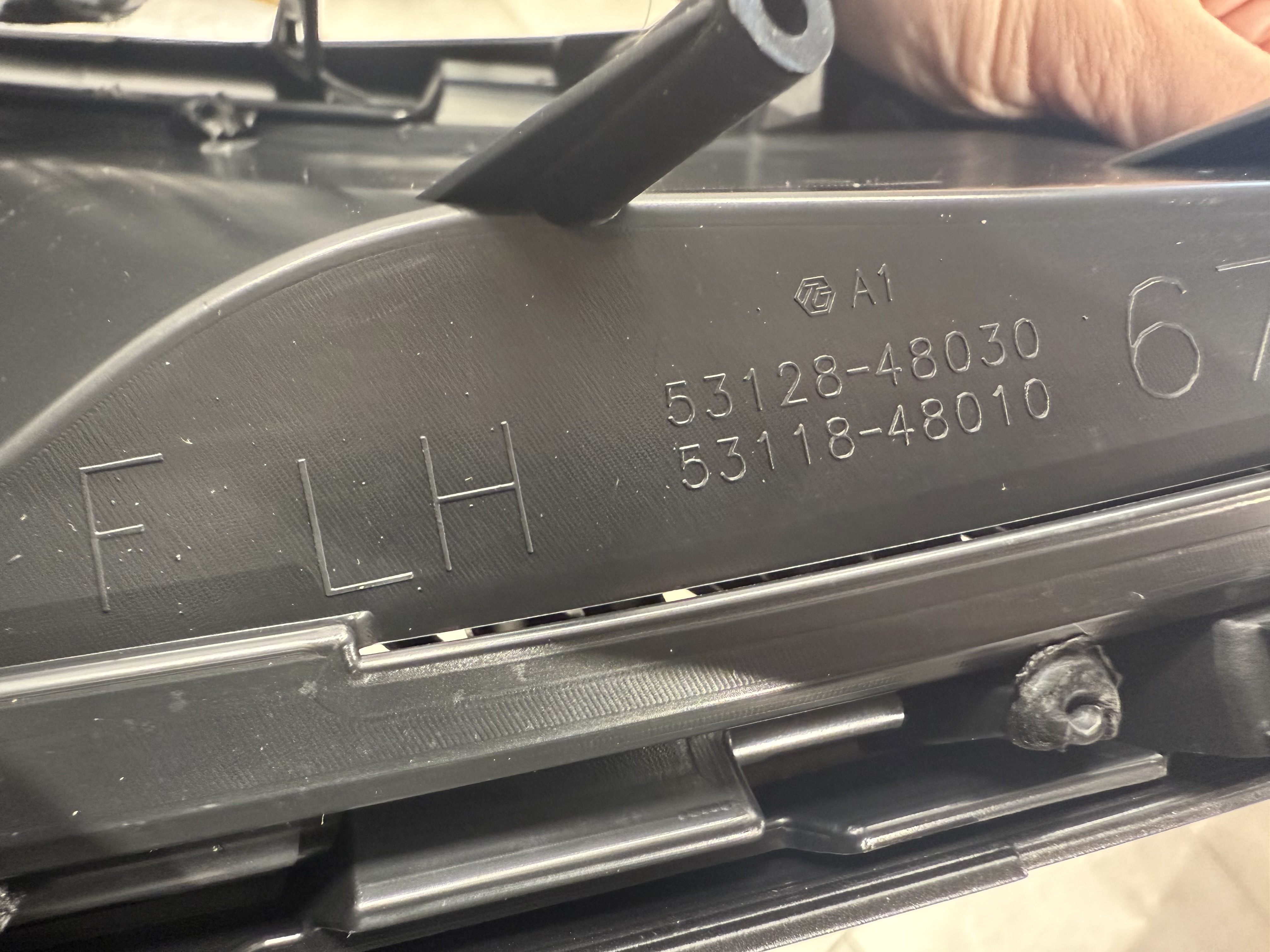 Накладка бампера ліва F-Sport 5312848030 для Lexus RX 2019-2022 4