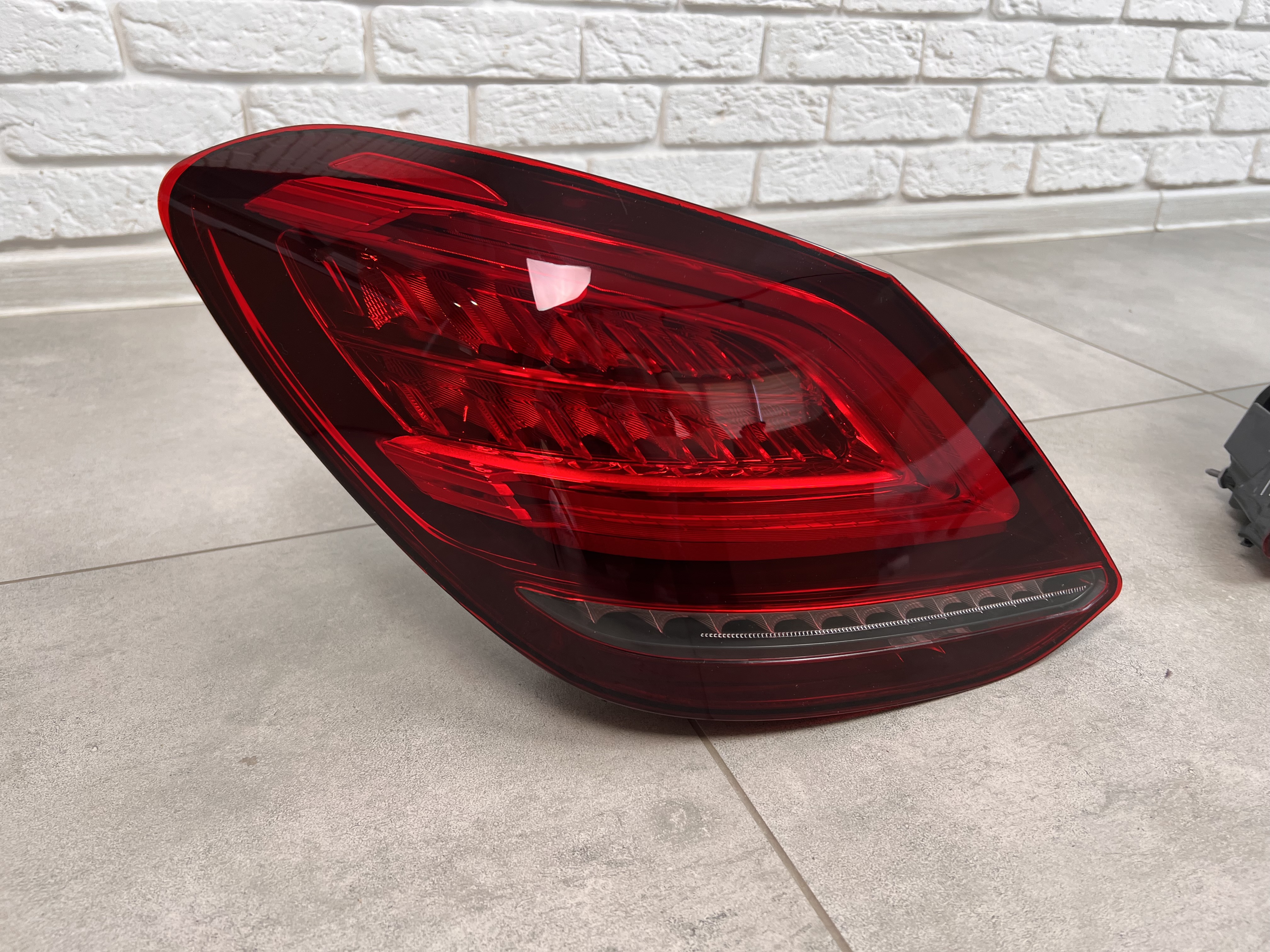 Задні LED ліхтарі рестайлінг 2019 для Mercedes-Benz C-class W205 2015-2021 2шт. 4