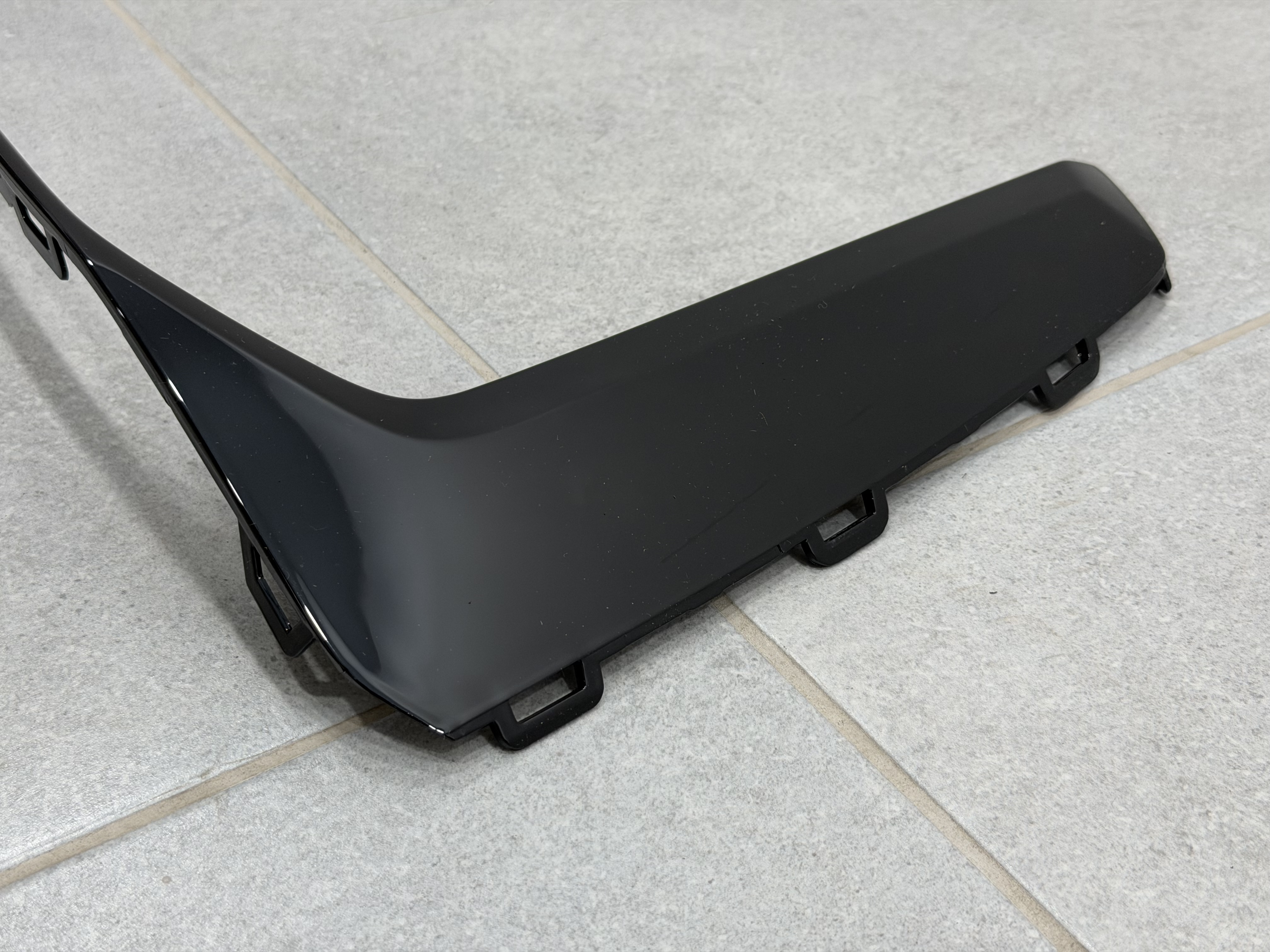 Накладка бампера ліва 4M0807299B S-Line BLACK для Audi Q7 2020-2024 4