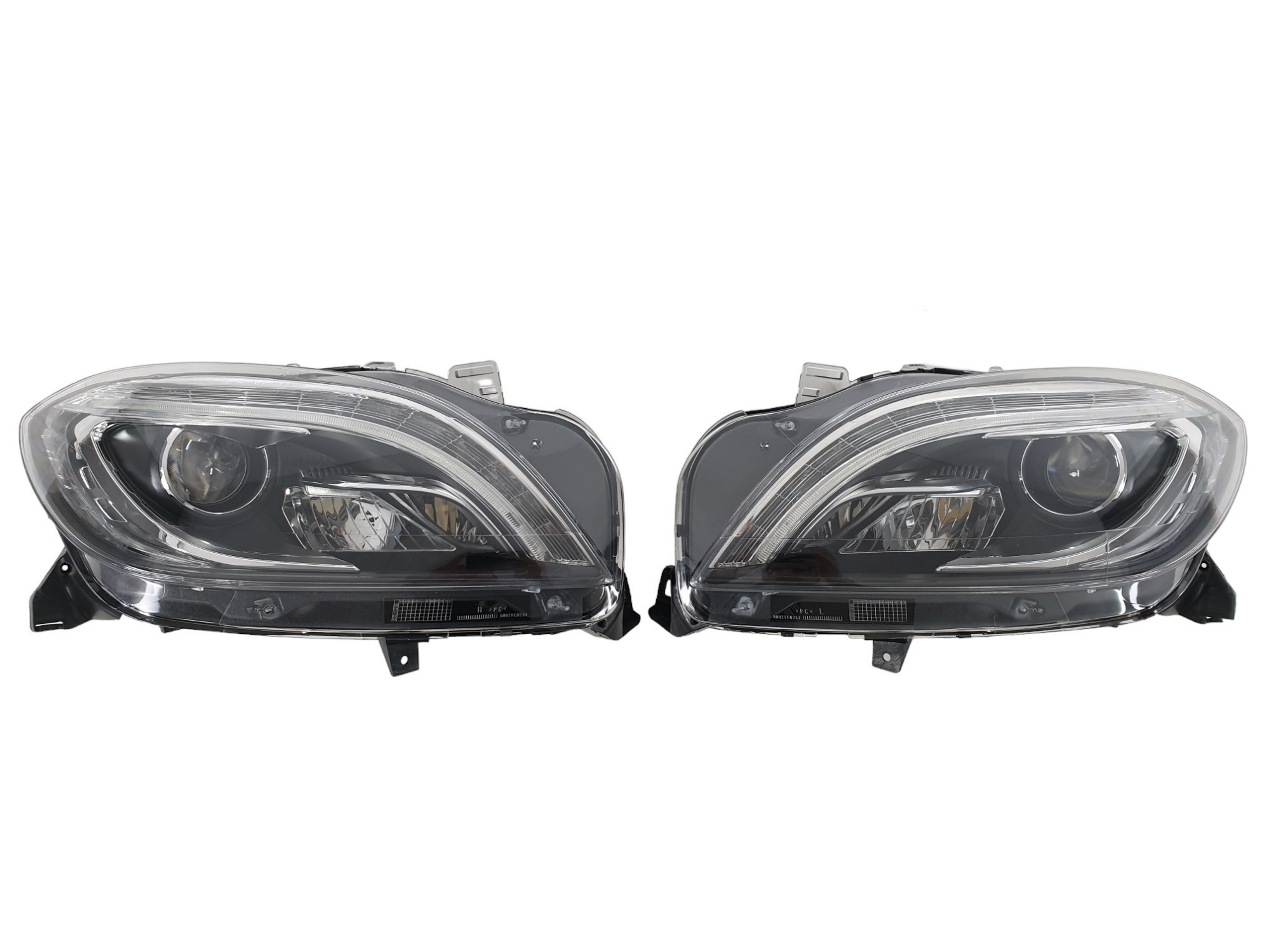 Передні фари (Bi-Xenon) оригінал комплектні на Mercedes-Benz ML-Class W166 2011-2015 року