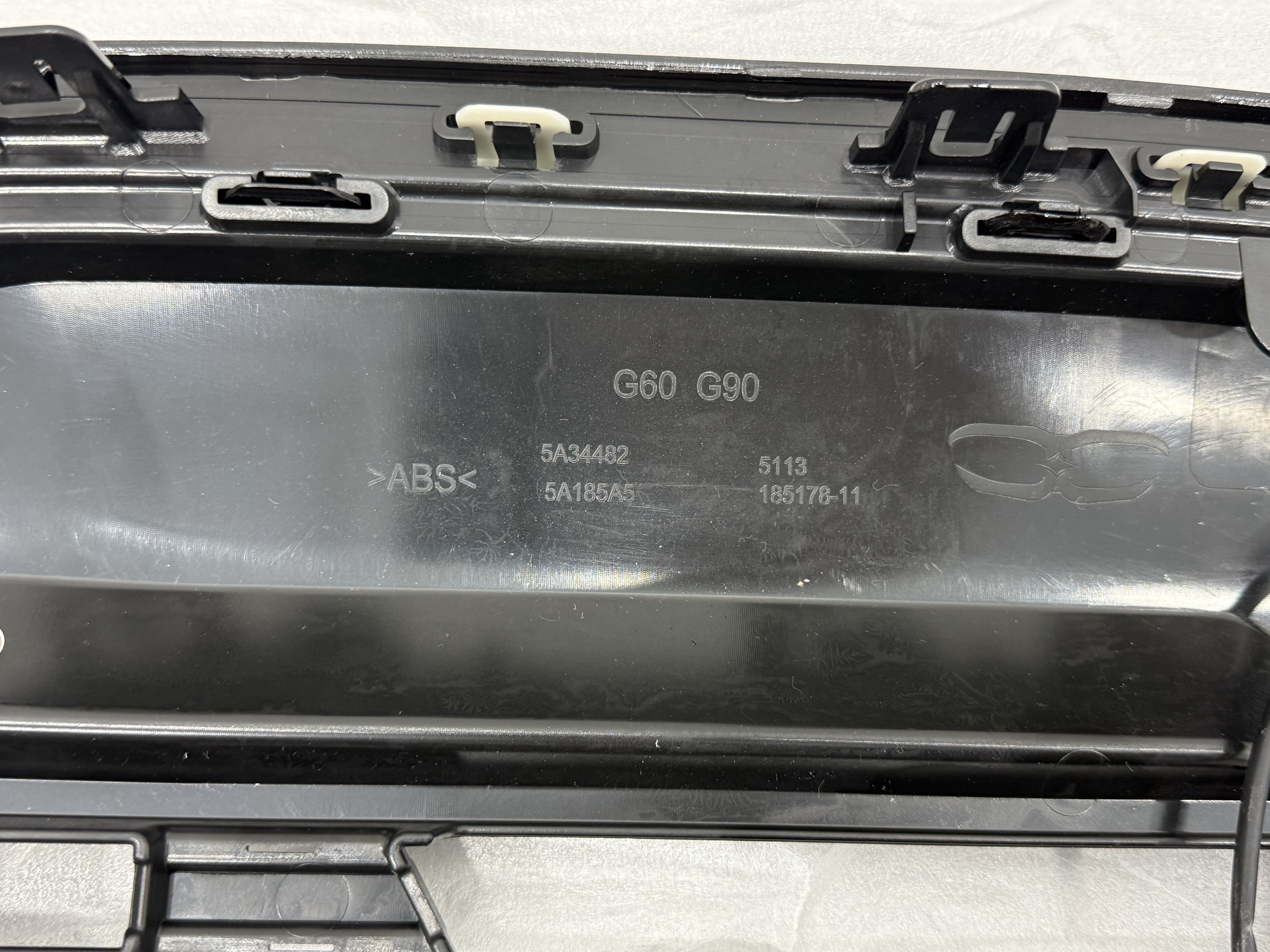 Решітка радіатора ніздрі з підсвічуванням Iconic Glow BMW 5 series G60 G90 i5 2024- 4