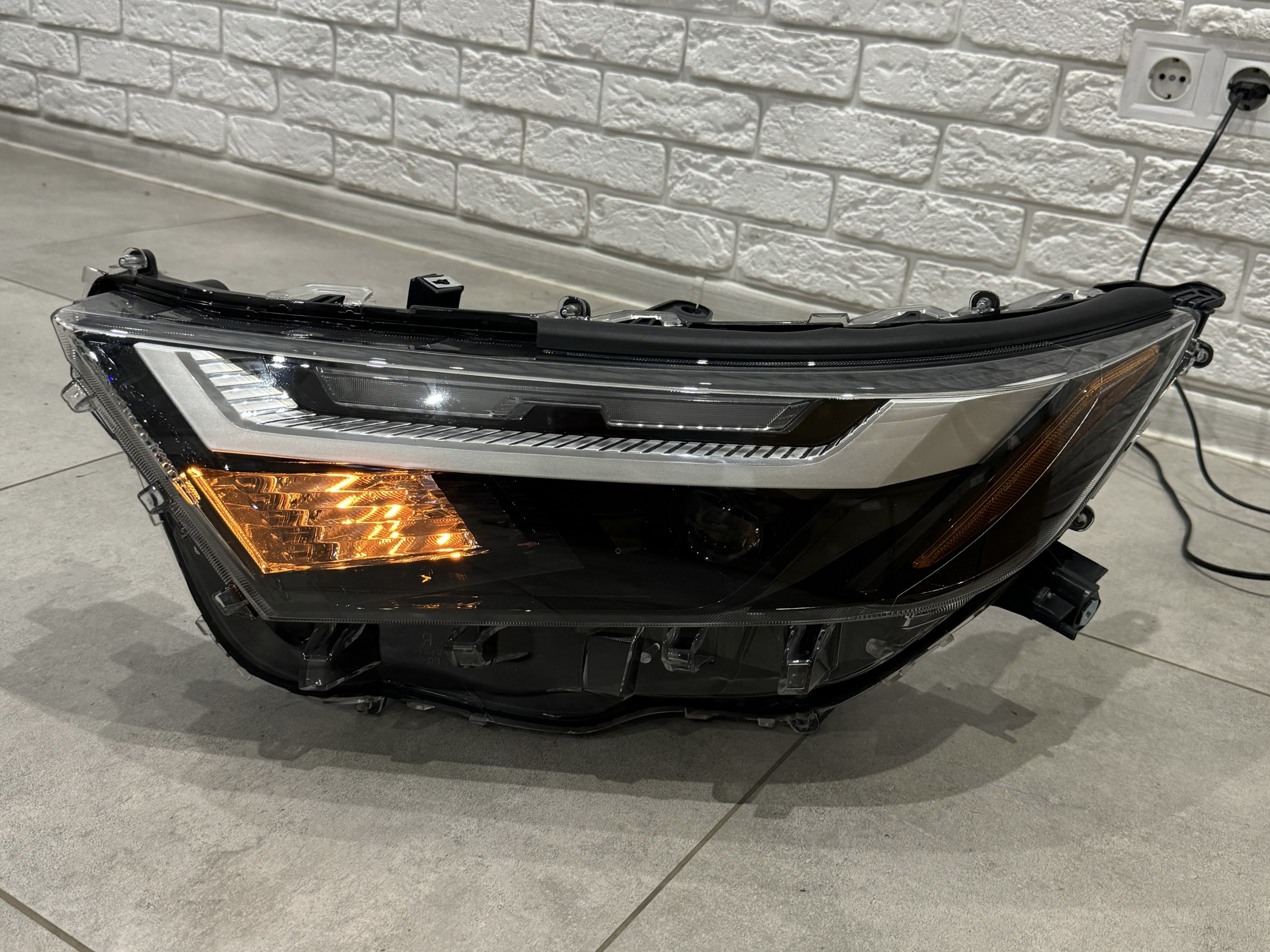 LED фара ліва рестайлінг 2023 для Toyota Rav-4 USA 2018- 3
