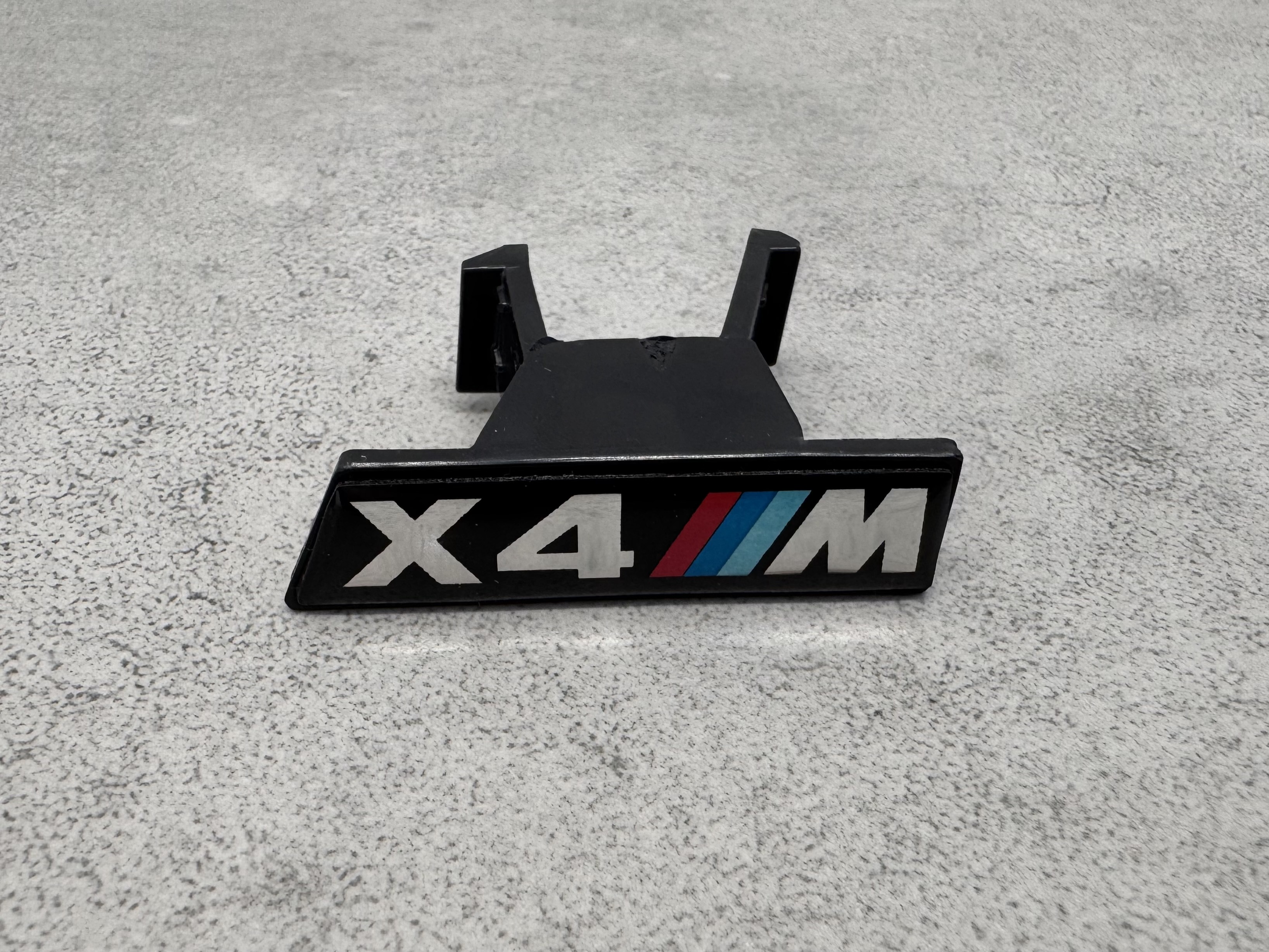 Шильдик у радіаторну решітку X4M BMW X4 G02 2018- 2