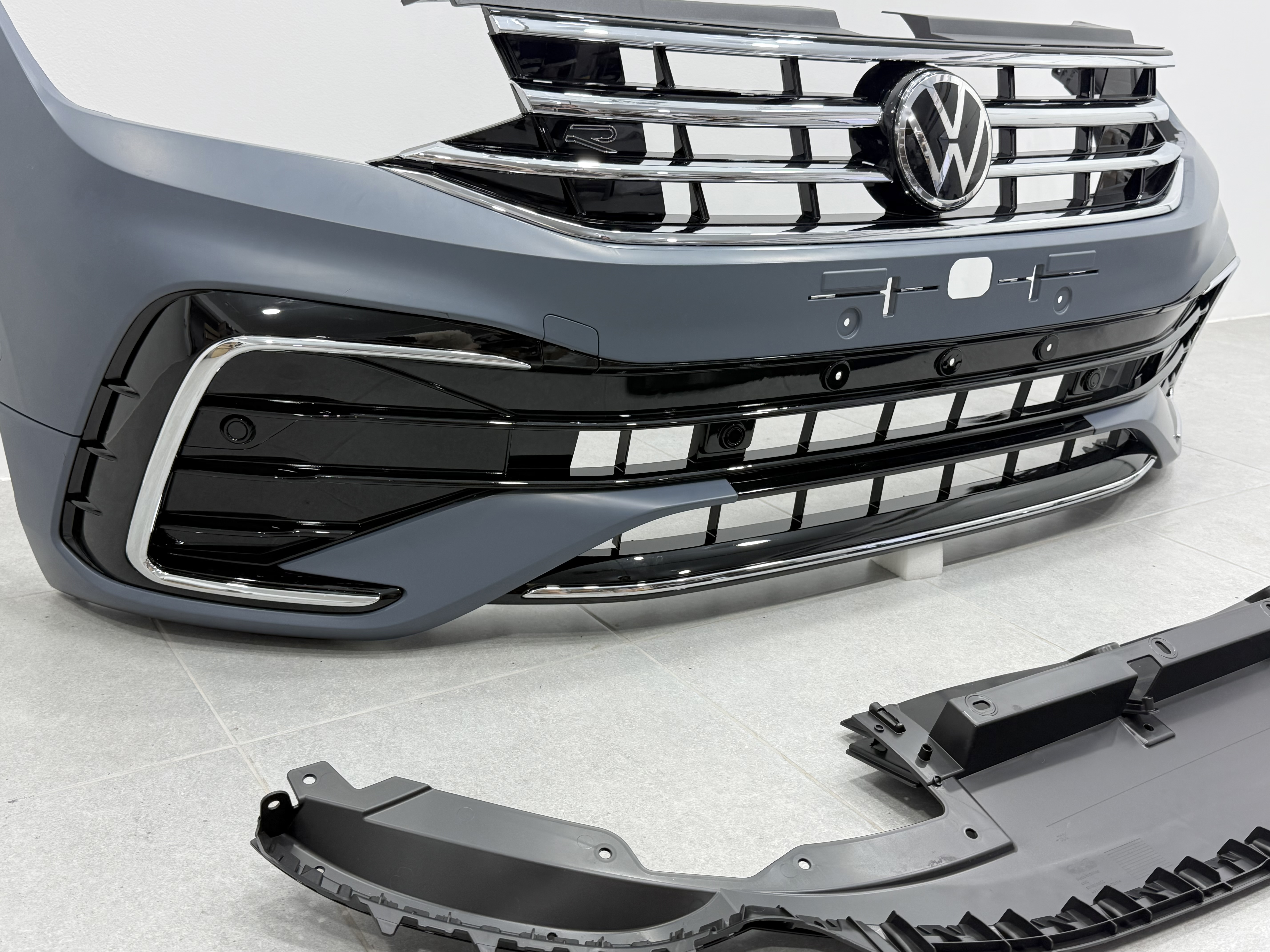 Передній бампер у зборі R-Line для Volkswagen Tiguan 2022-2024 6
