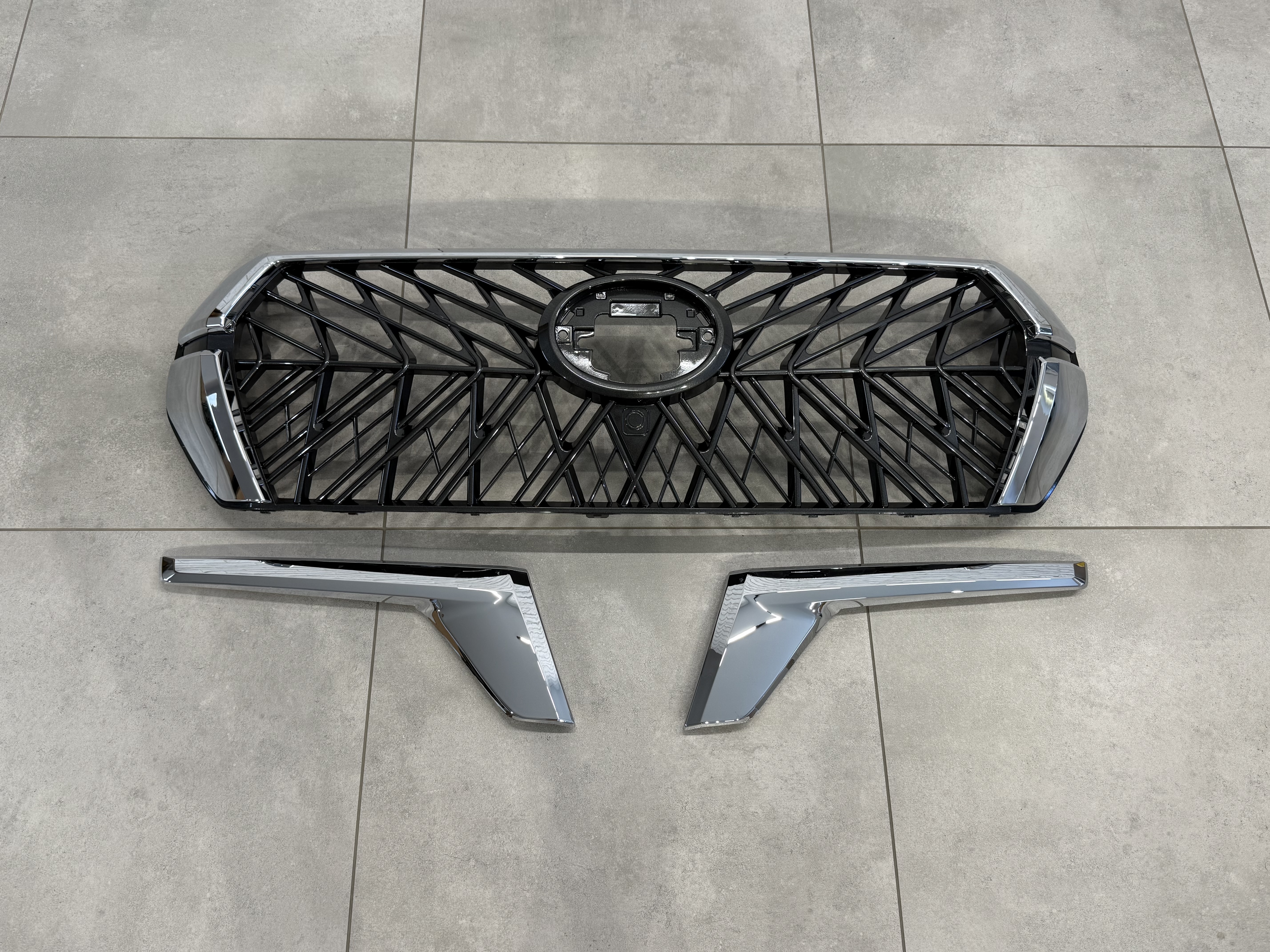Решітка радіатора TRD Toyota Land Cruiser 200 2015-2021 2
