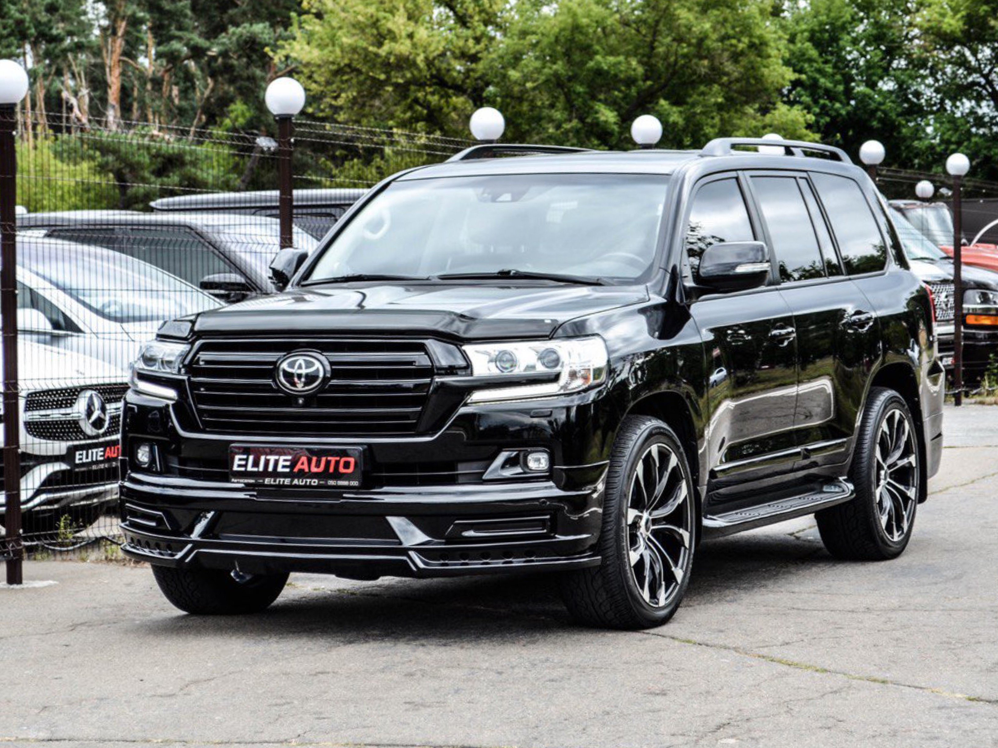 Обвіс тюнінг переднього бампера WALD Toyota Land Cruiser 200 2016-2022 колір чорний 2