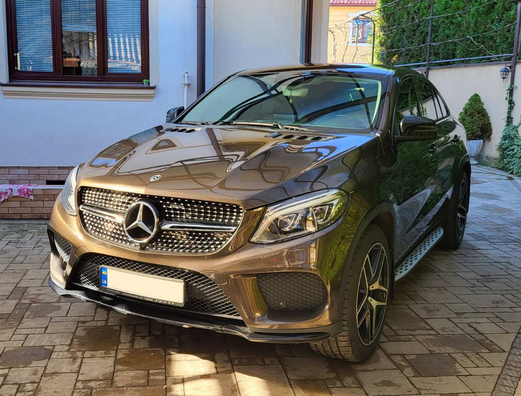 Тюнінг решітка радіатора (Diamond Black) З місцем під камеру 2