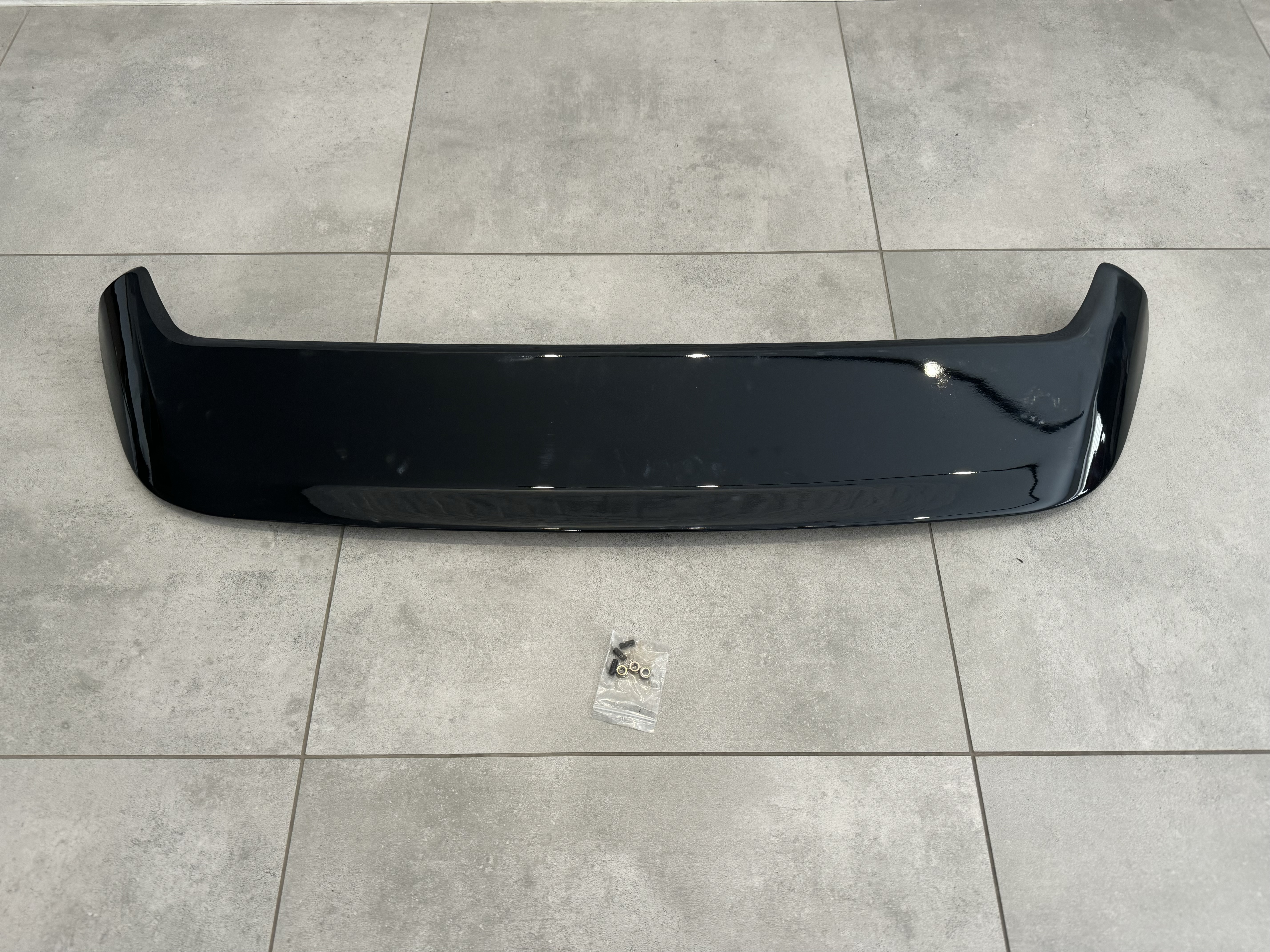 Спойлер козирок Ford Kuga / Escape 2013-2019 ABS пластик, чорний глянець 2