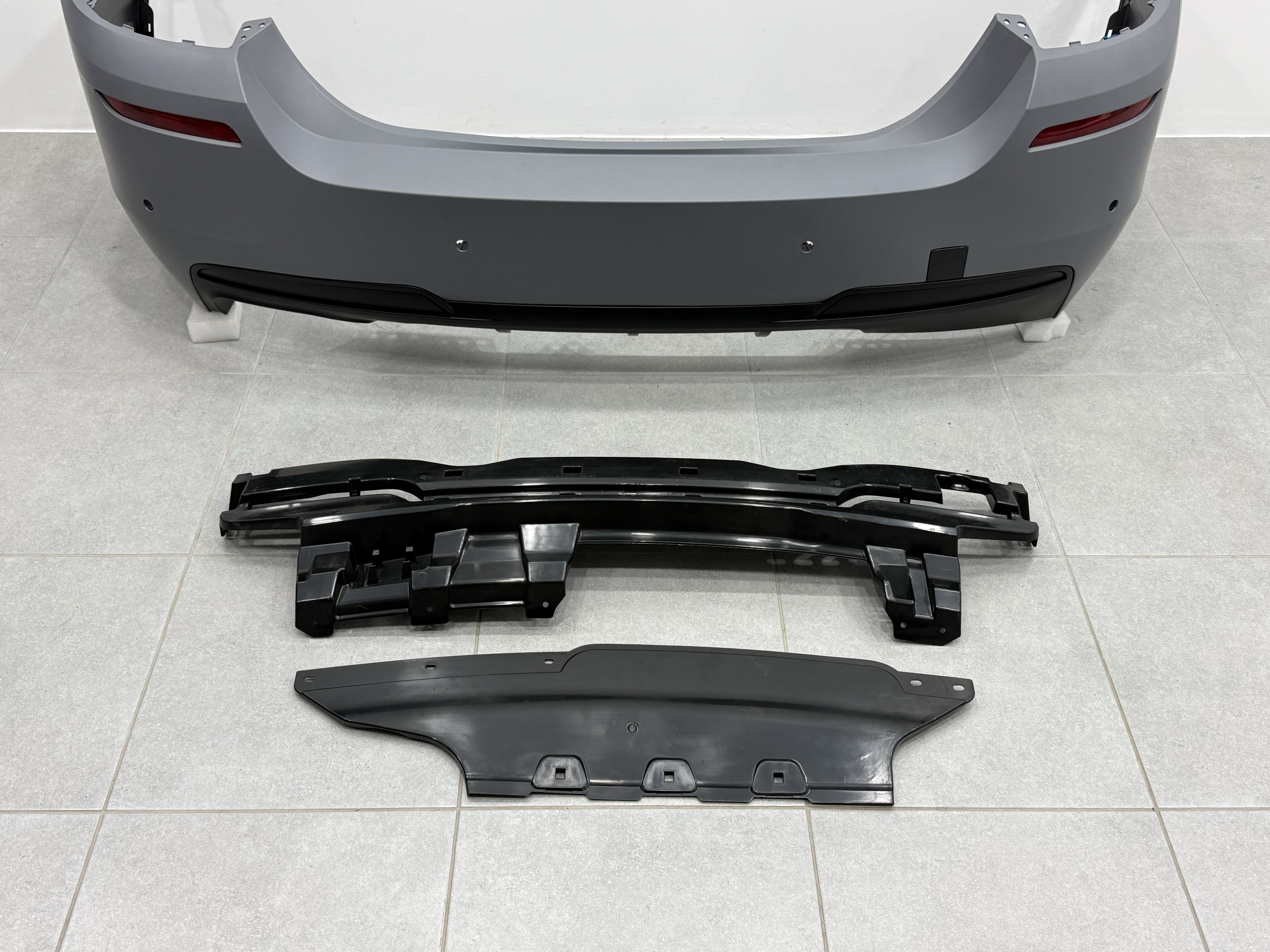 Задній бампер M Paket BMW 5 Series F10 2010-2017 6