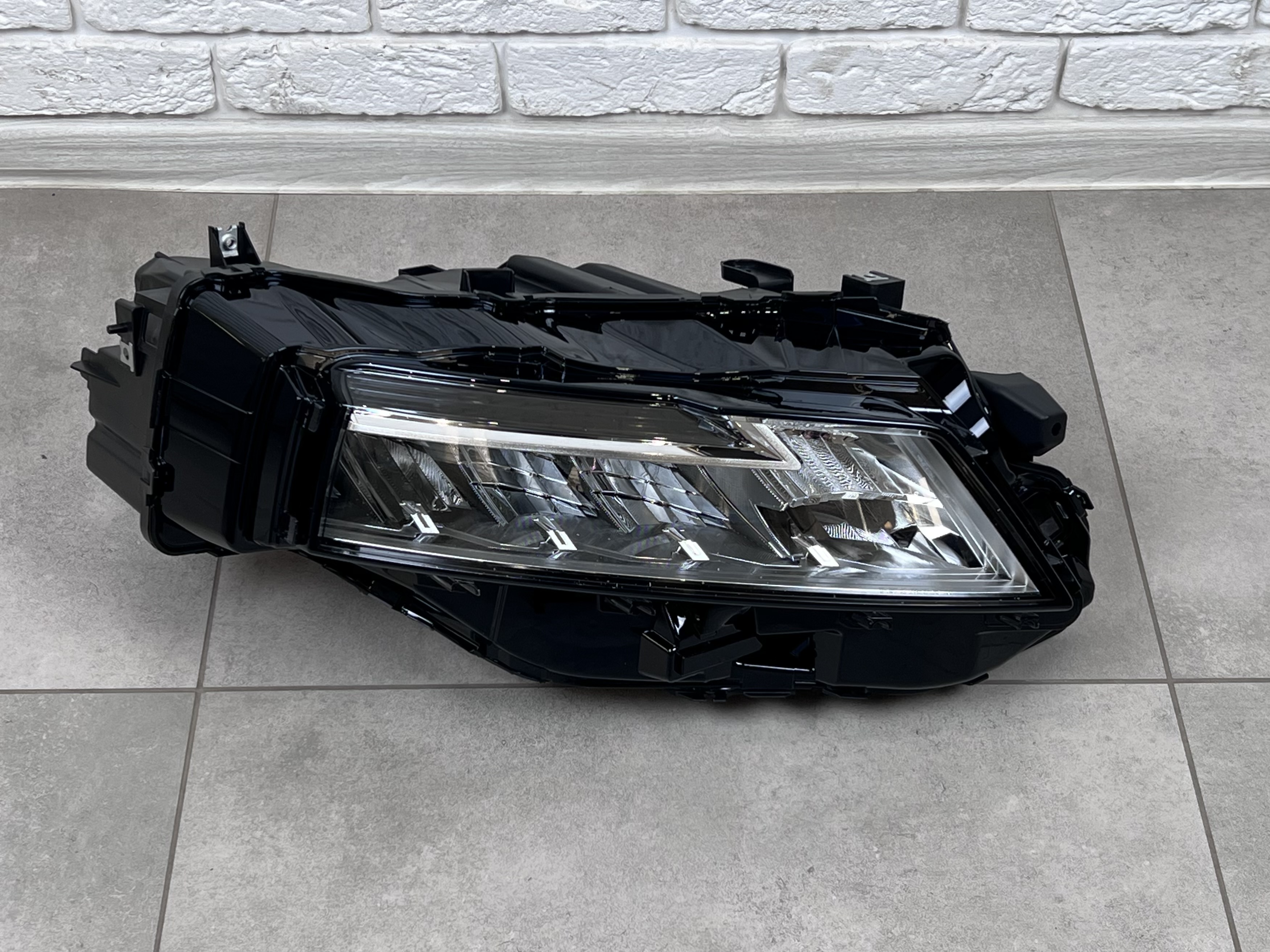 Права фара Nissan Rogue / X-Trail T33 2021+ 3