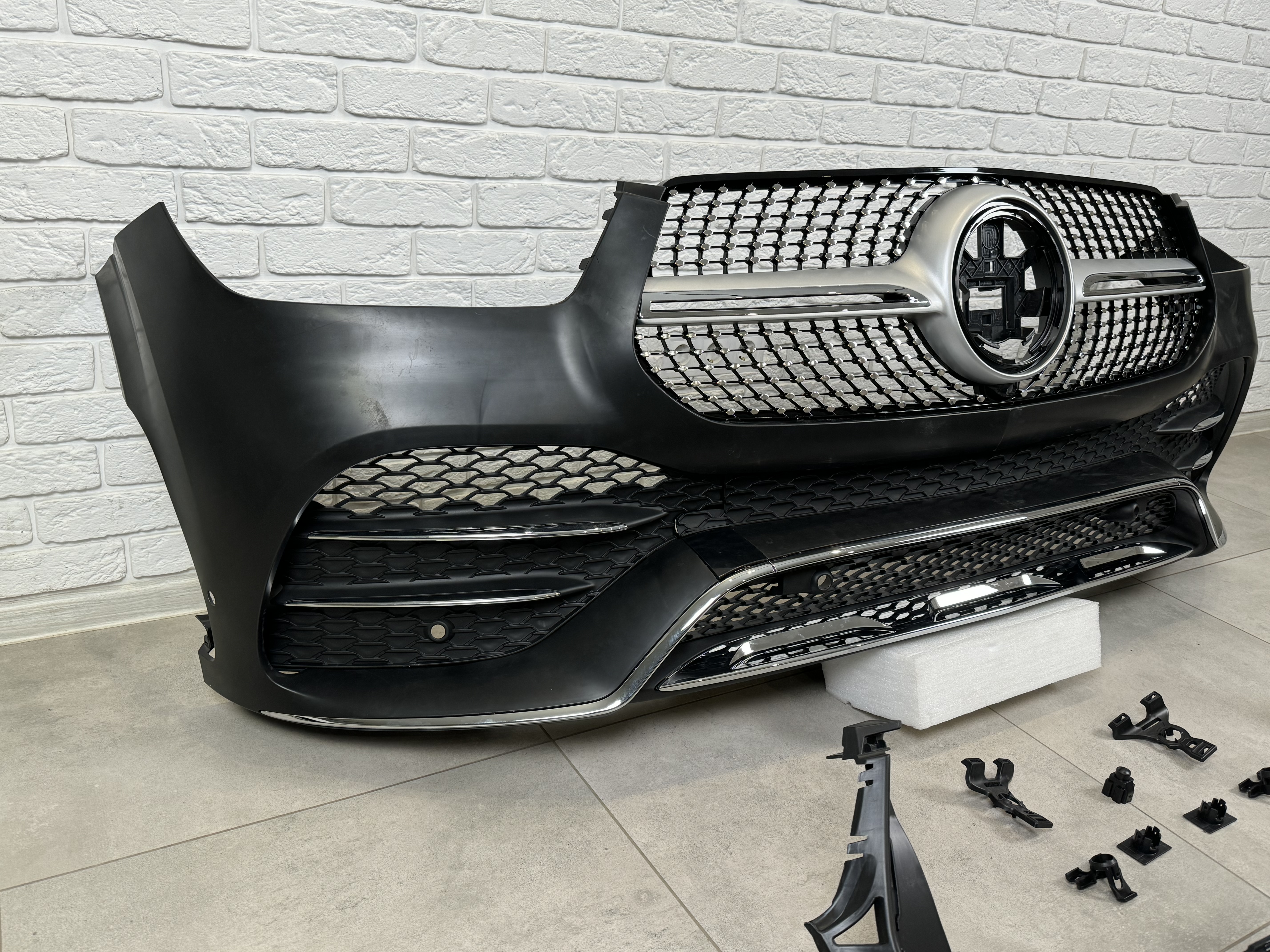 Бампер передній з решіткой AMG Line Mercedes GLE V167 2019-2022 6