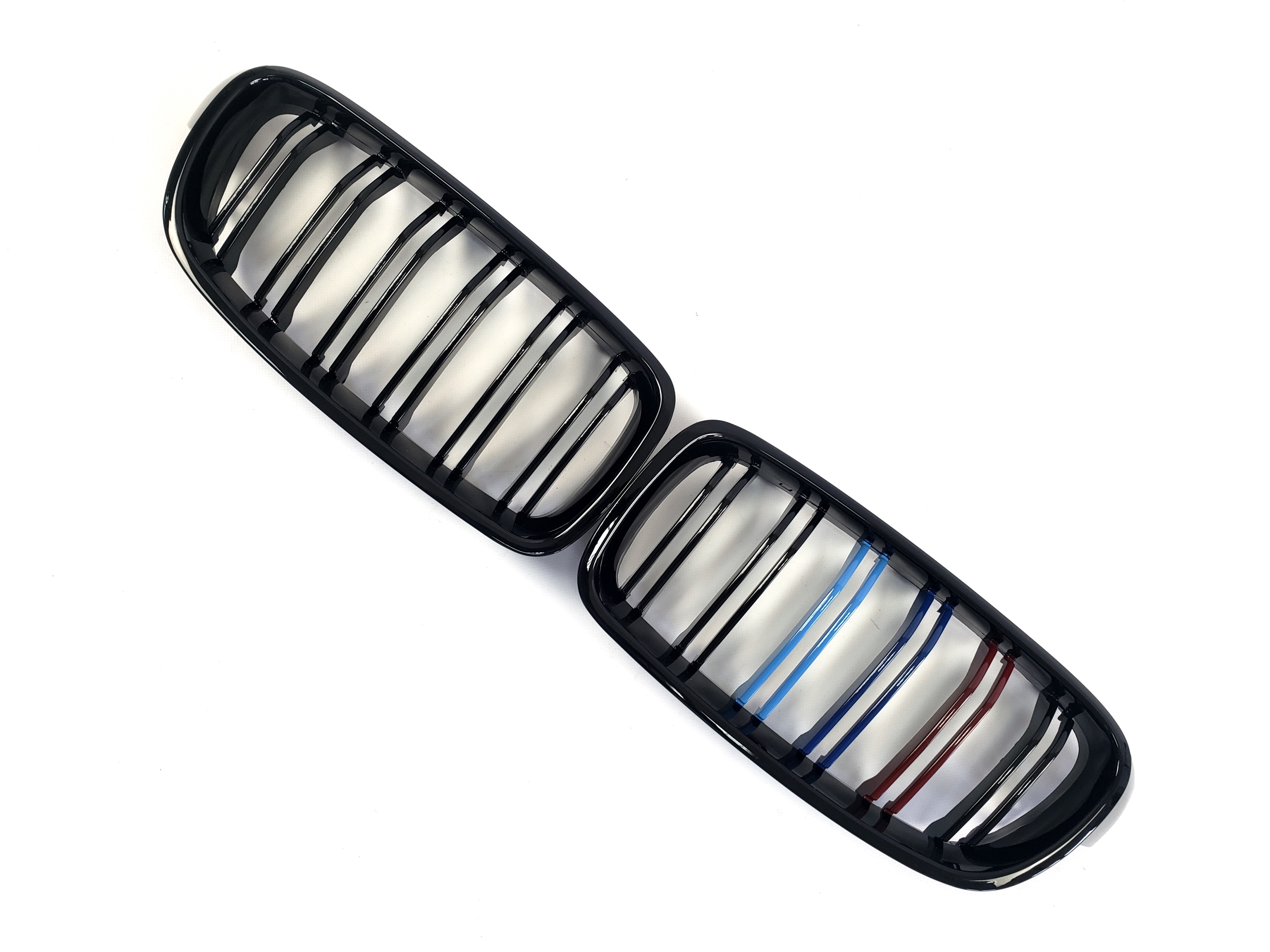 Ніздрі M-color (Подвійні M-Look) на BMW 3 Series F30 / F31 2011-2018 року 3