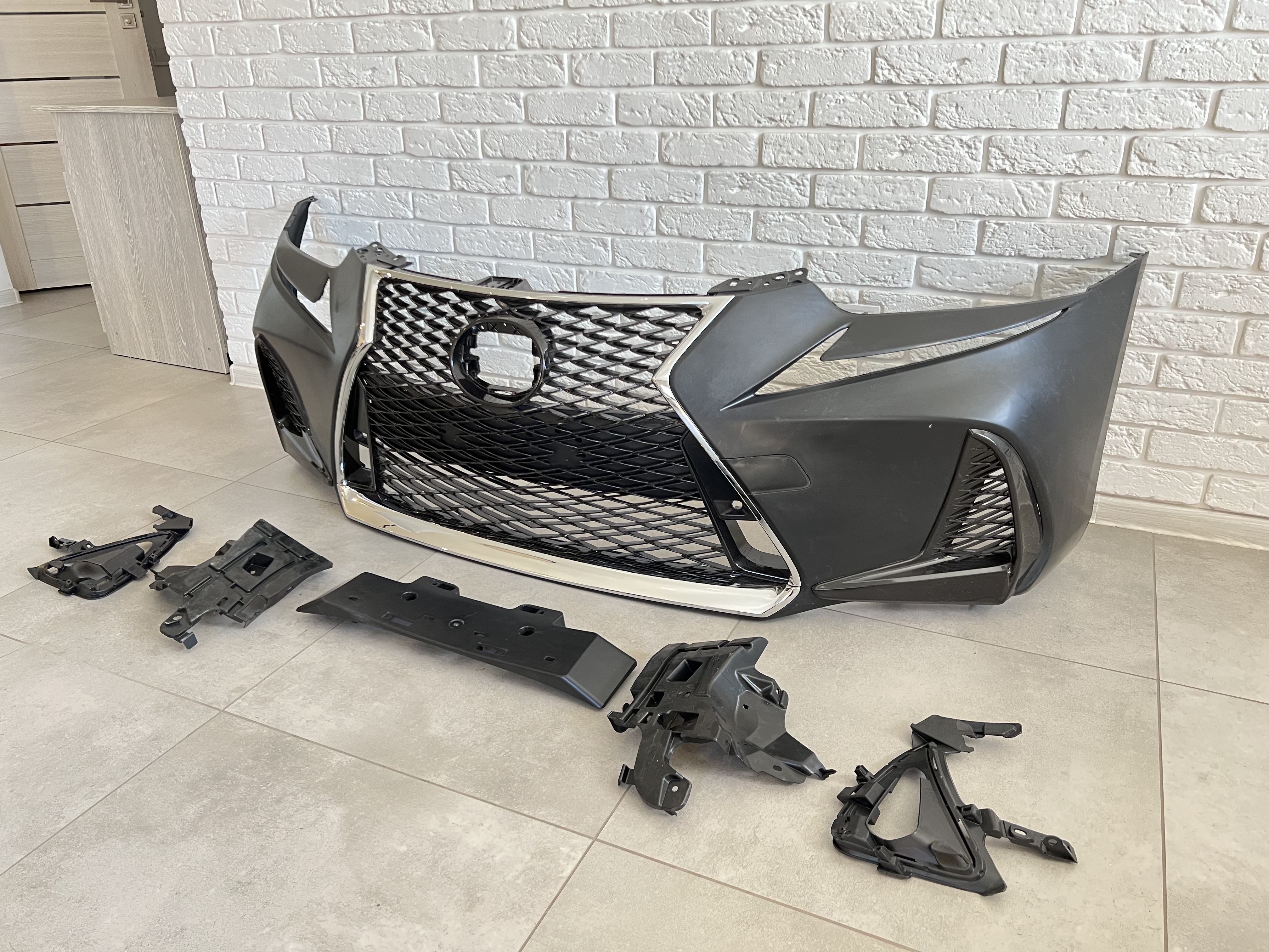 Бампер передній у зборі F-Sport Lexus IS рестайлінг 2017-2020 2