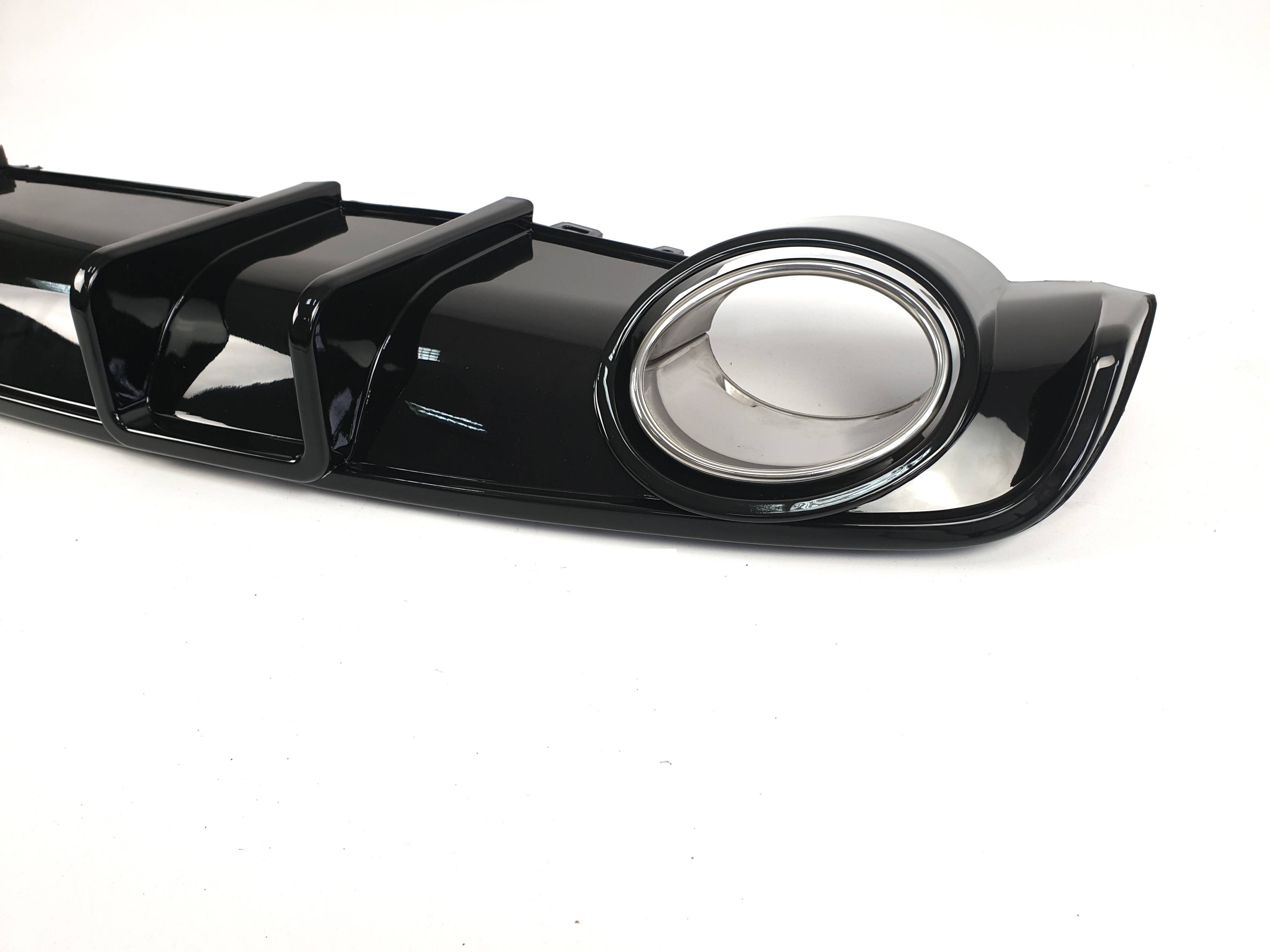 Дифузор (заднього бампера) Full Black / Chrome Pipe (в стилі RS4) V2 S-Line на Audi A4 B9 2015-2019 року 4