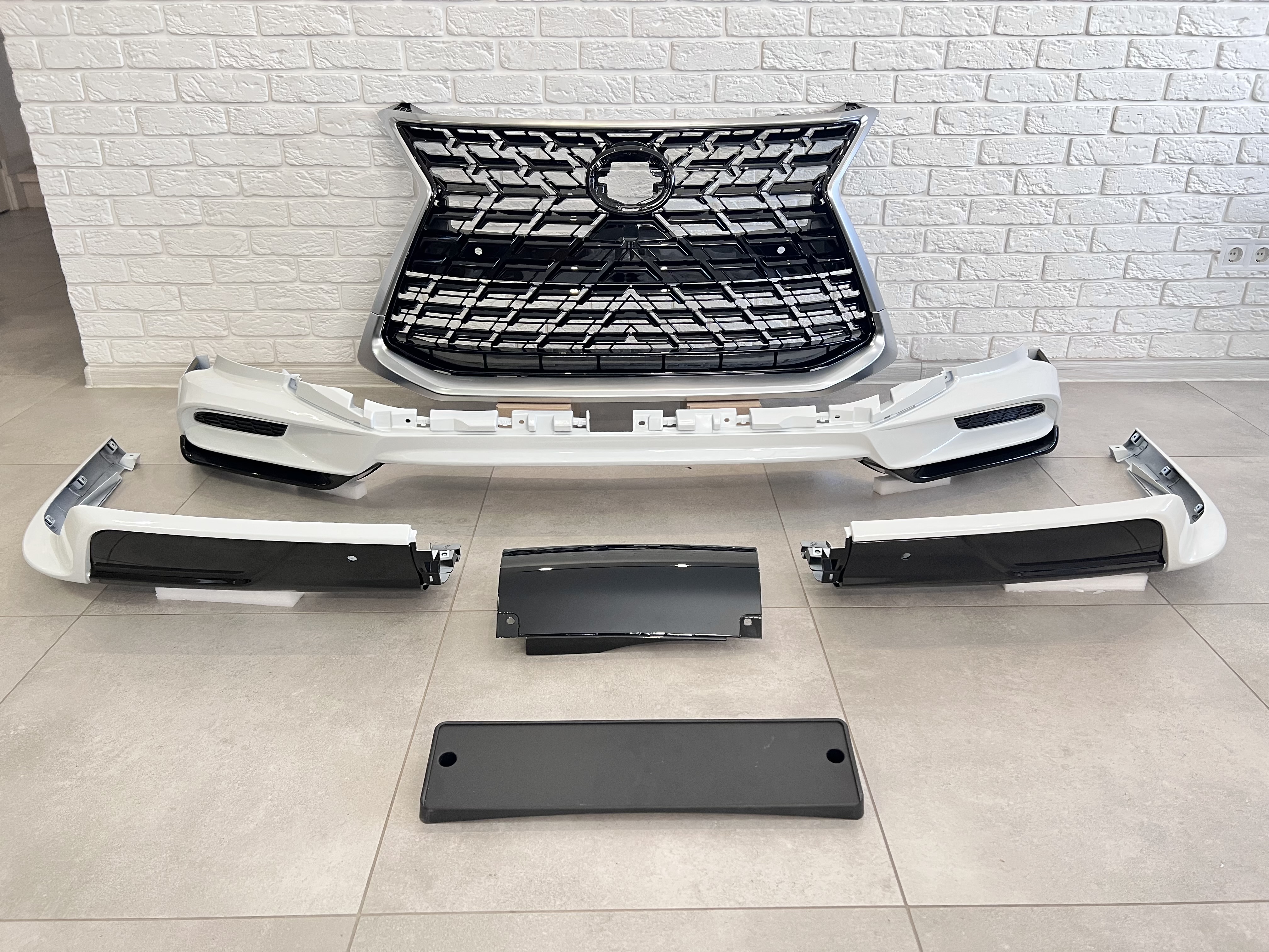 Обвіс комплект SAMURAI 2020+ Lexus LX 570 450d 2015-2022 ABS пластик, колір білий 2