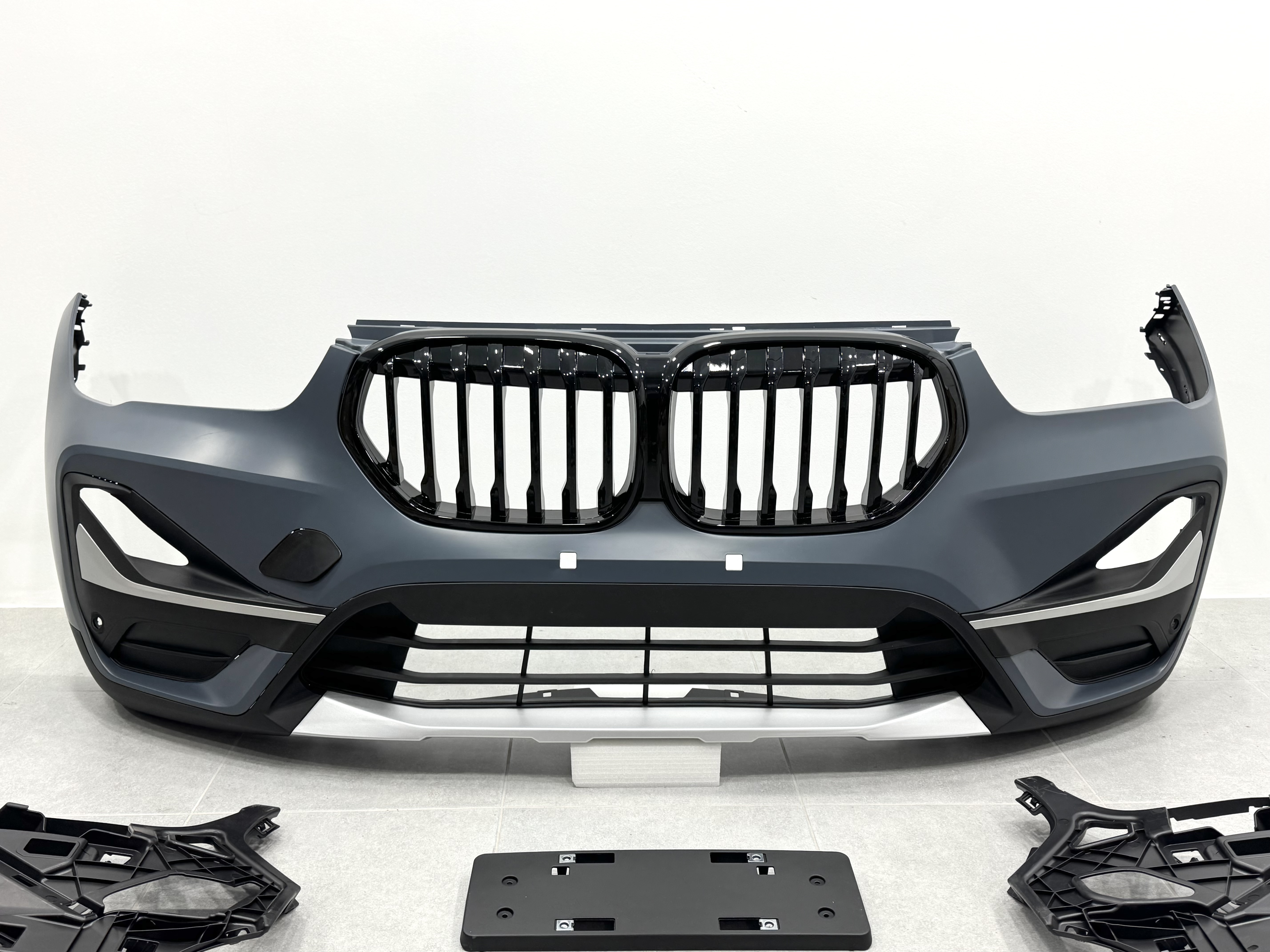 Передній бампер BMW X1 F48 2019-2022 4