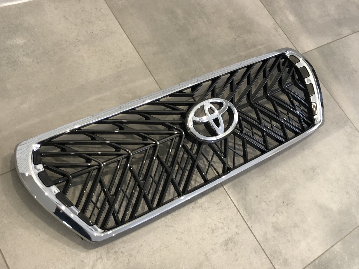 Решітка радіатора TRD Toyota Land Cruiser 200 2007-2015 темно-сіра 6