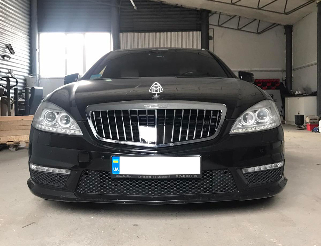 Решітка радіатора Maybach V2 (2009-2013)