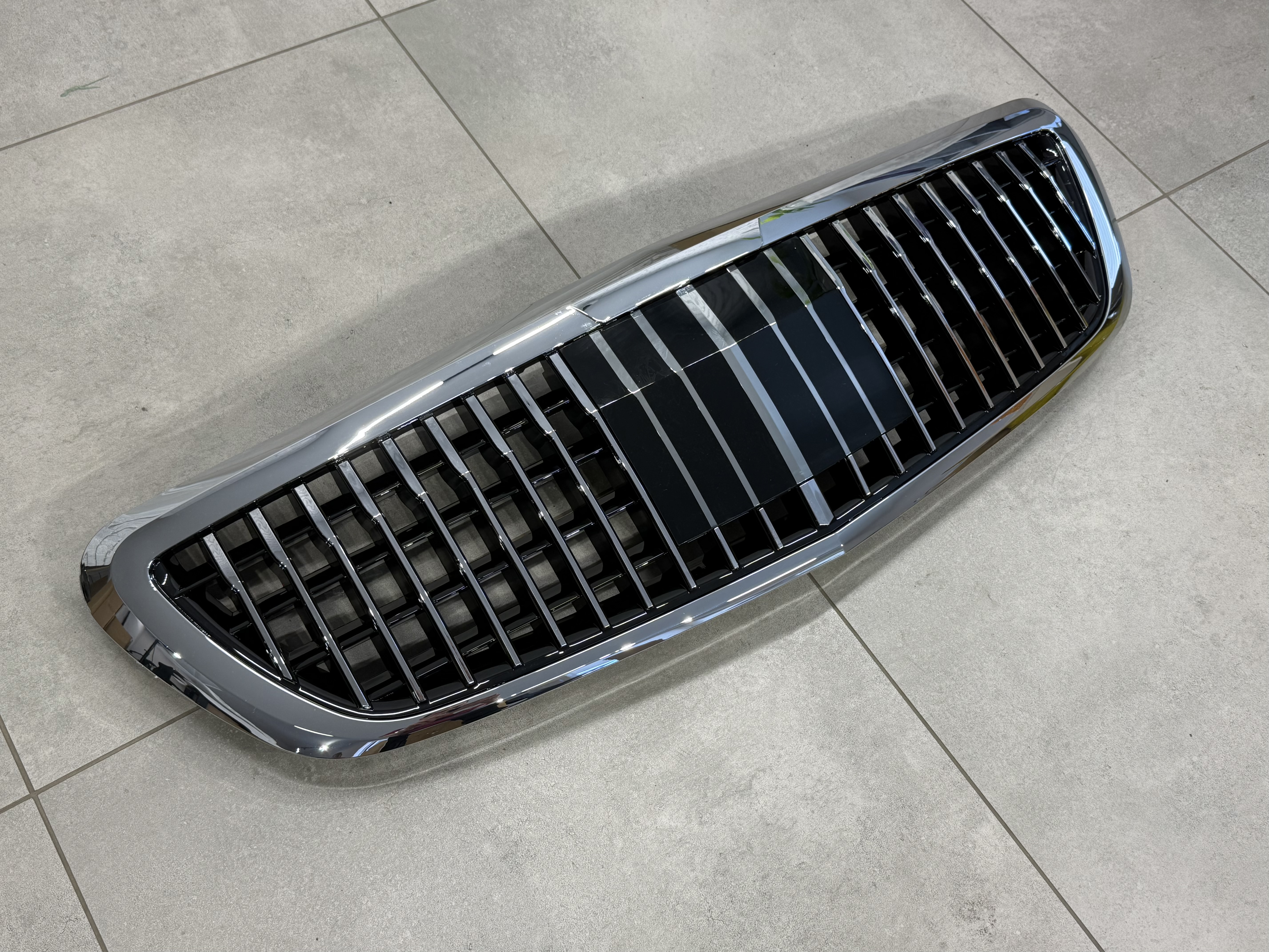 Решітка радіатора Maybach для Mercedes Benz V-class W447 2014-2019 ДЛЯ AMG ТА ЗВИЧАЙНОГО 4