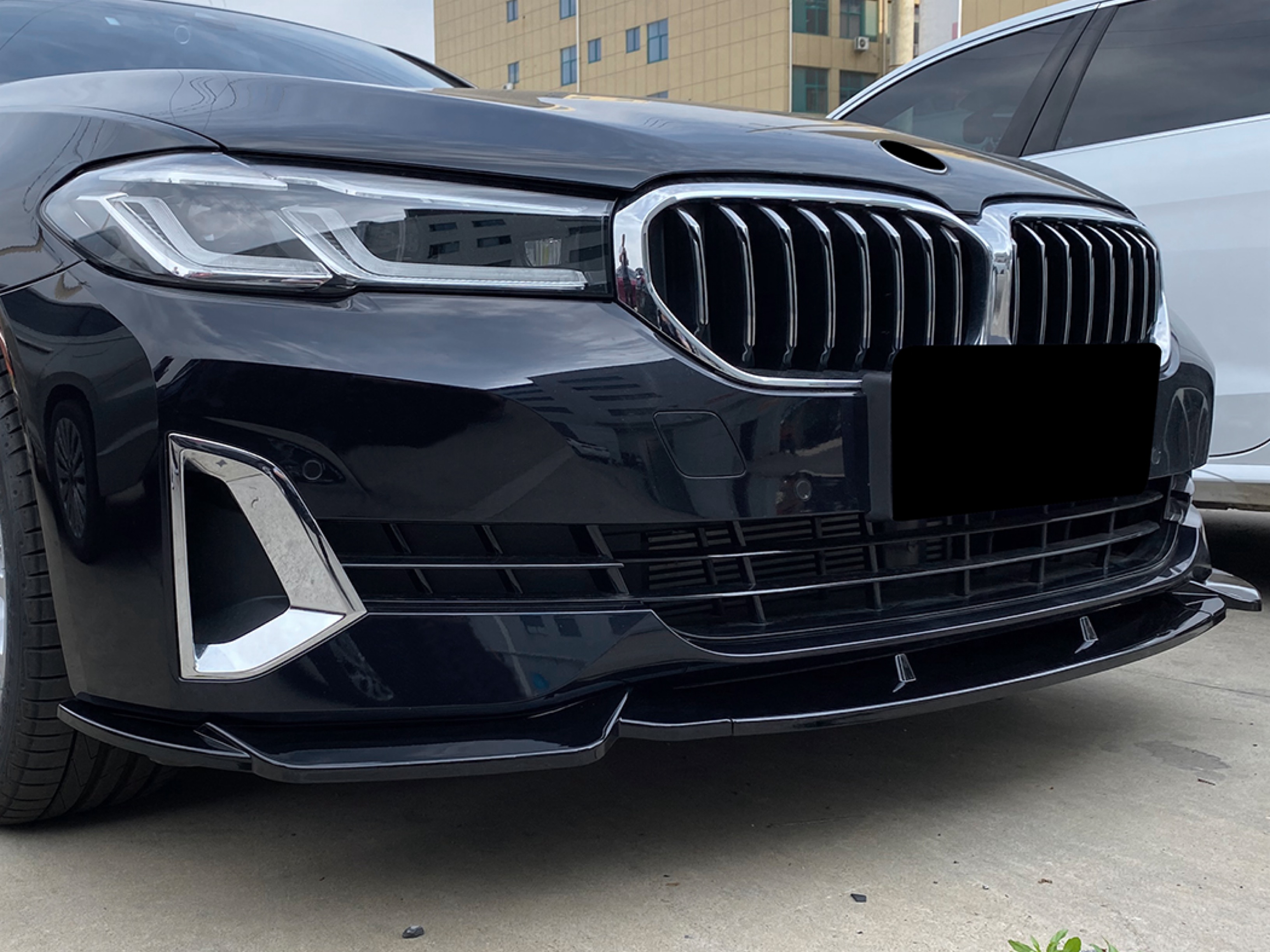 Спідниця накладка переднього бампера BMW 5 series G30 G31 LCI 2020-2023 ABS пластик, чорний глянець 3