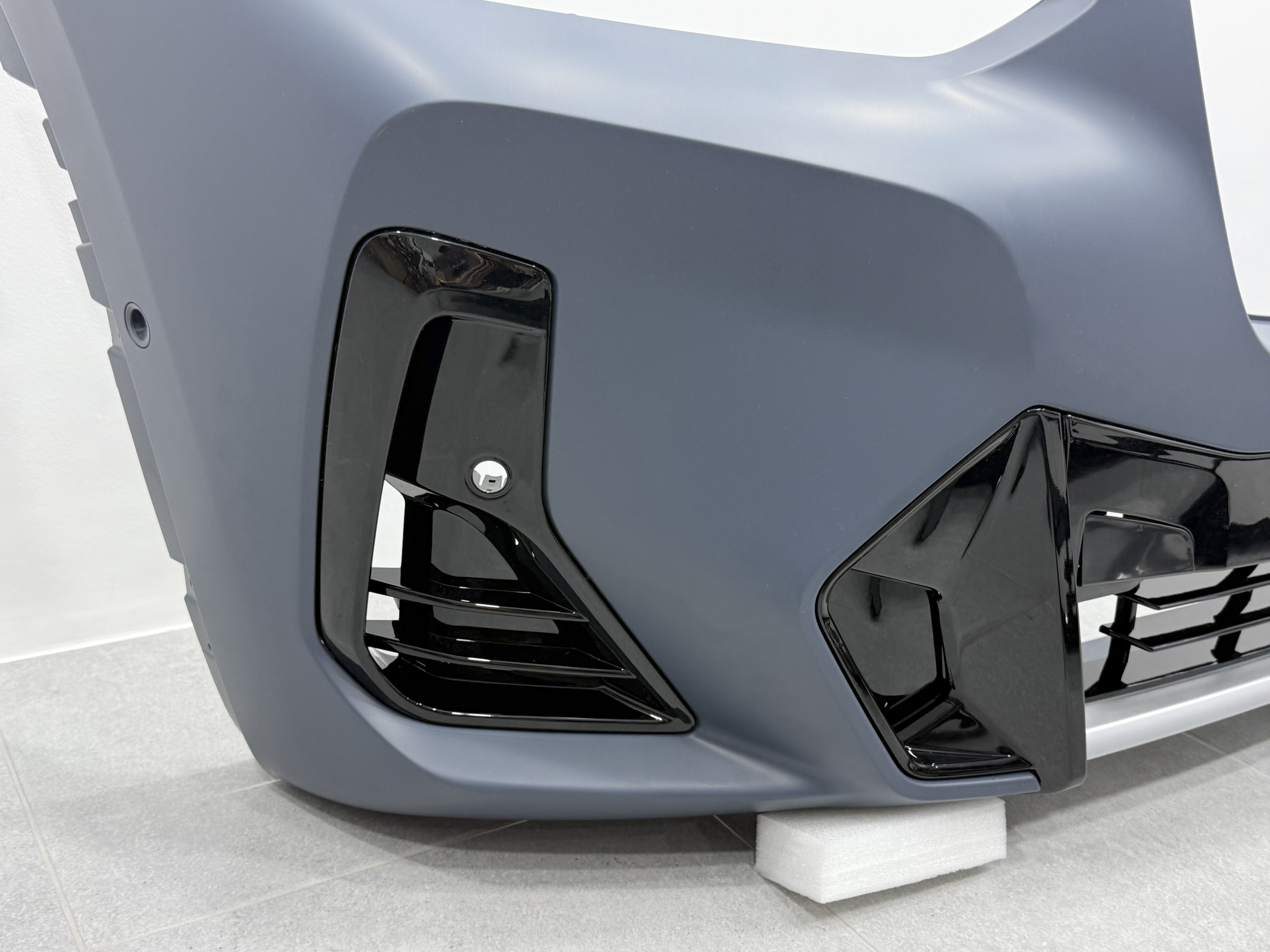 Передній бампер M paket у зборі для BMW X3 G01 X4 G02 2021-2024 6